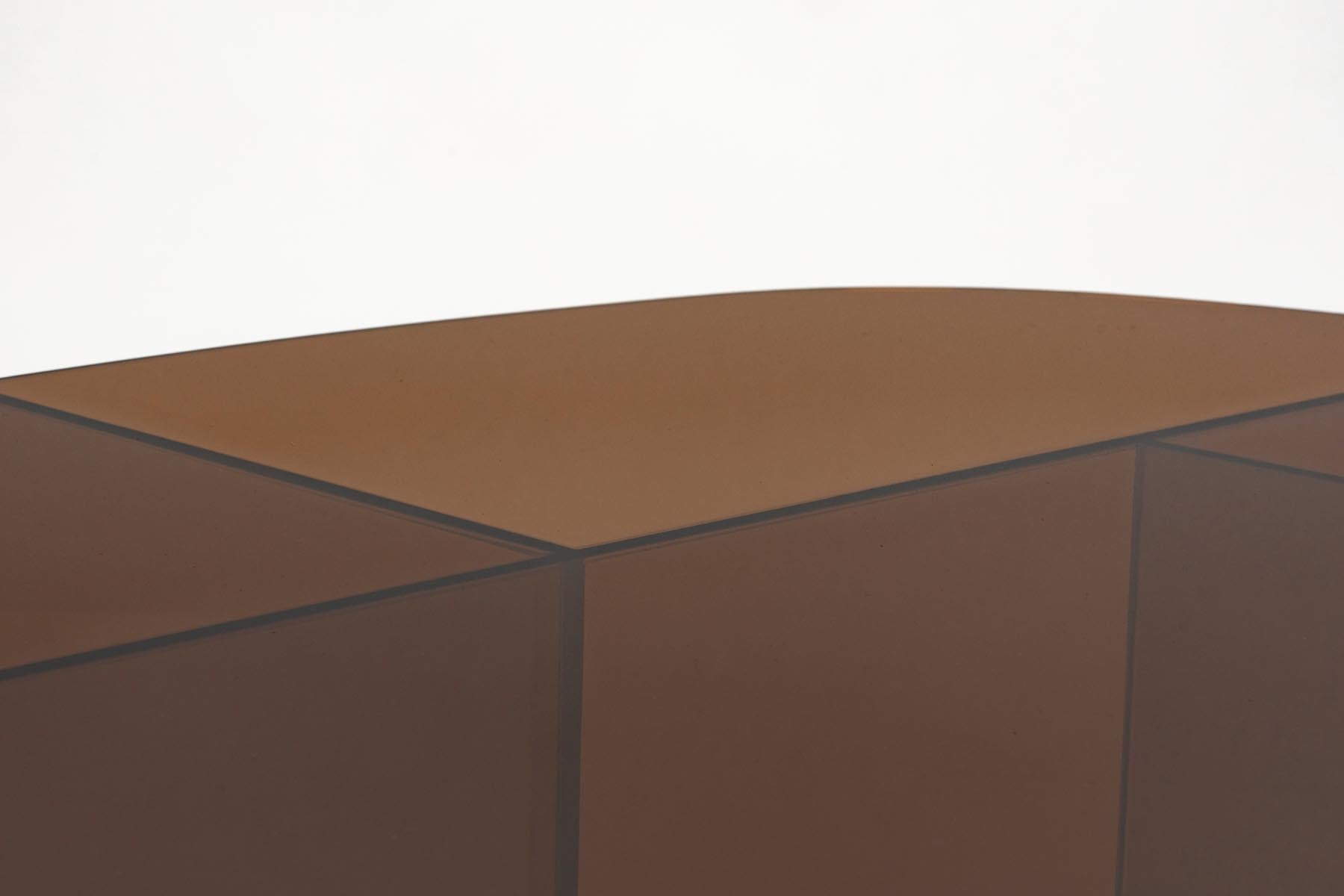 Couchtisch Linea in Braun präsentiert im Onlineshop von KAQTU Design AG. Couchtisch ist von Zuiver