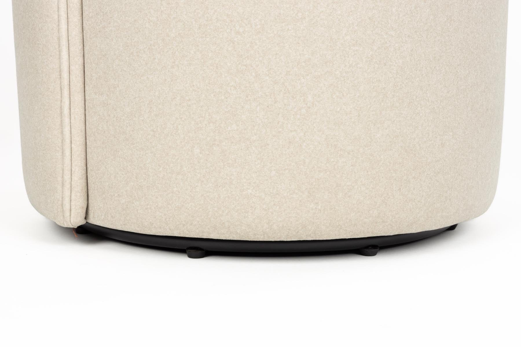 Sessel Plush in Beige präsentiert im Onlineshop von KAQTU Design AG. Sessel ist von Zuiver