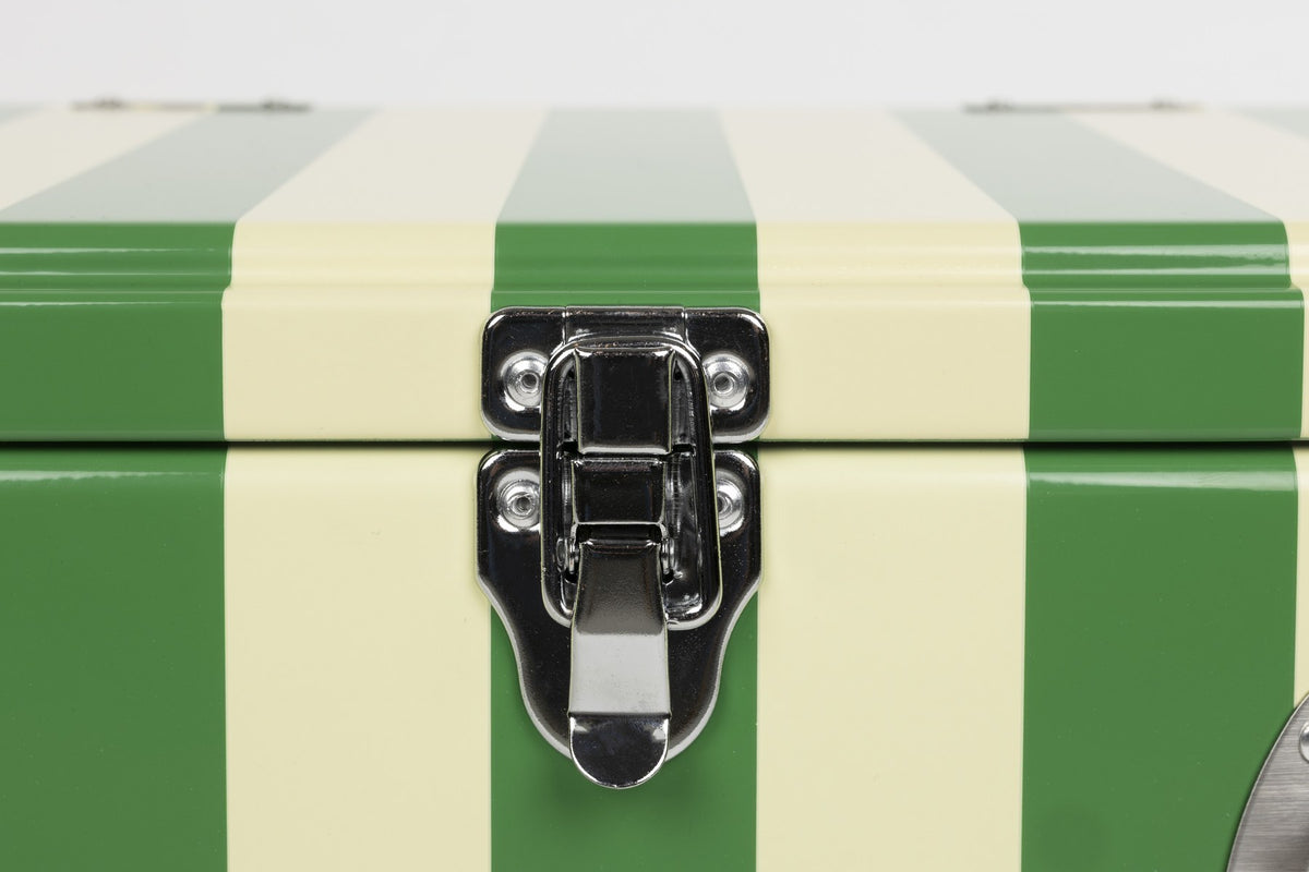 Grüne Kühltasche aus Stahl mit Pulverbeschichtung, zwei Griffen und Deckel, Modell Cooler Be Cute Stripes Green von Zuiver.