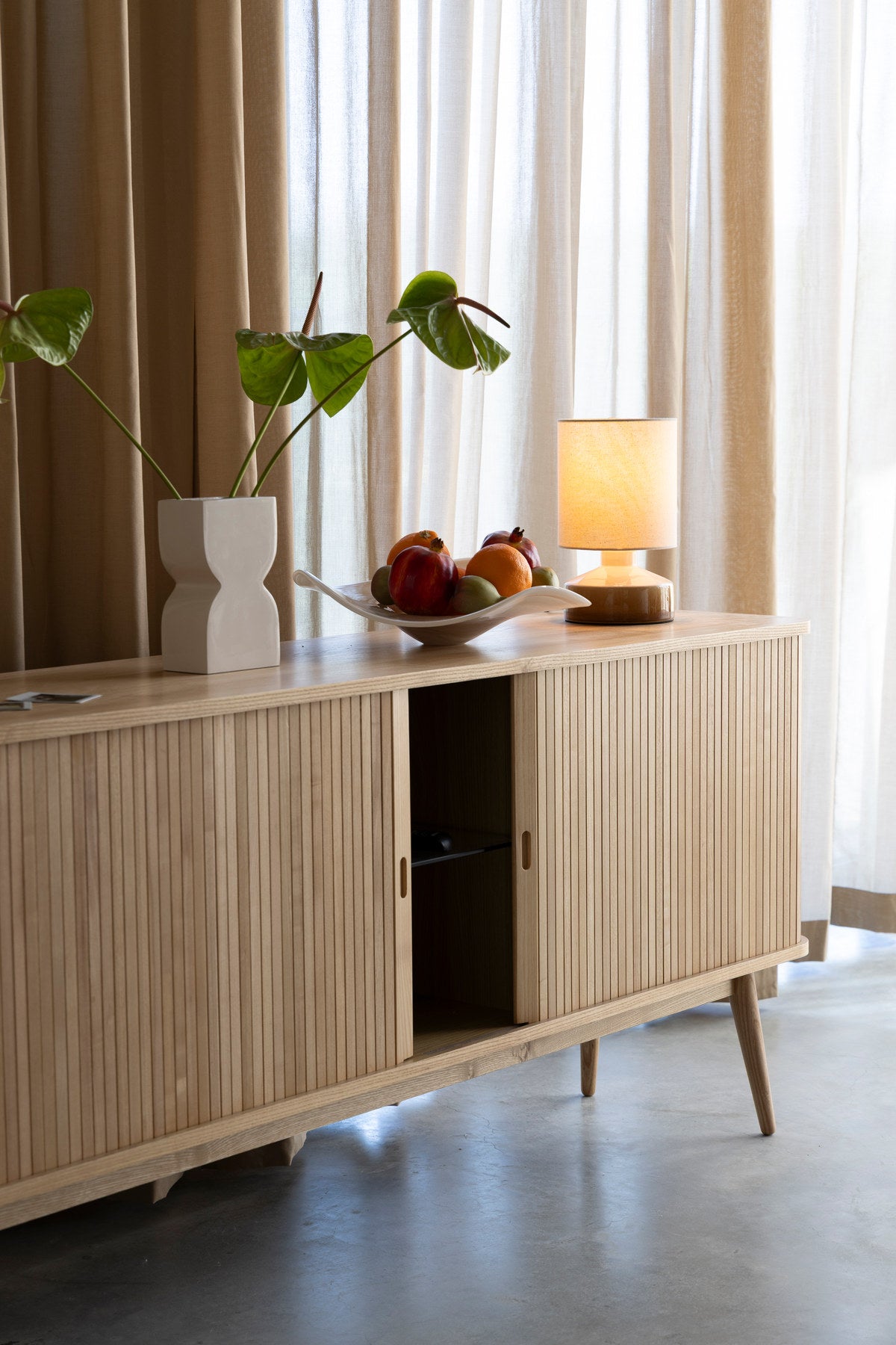 Sideboard Barbier in Natur präsentiert im Onlineshop von KAQTU Design AG. Sideboard ist von Zuiver