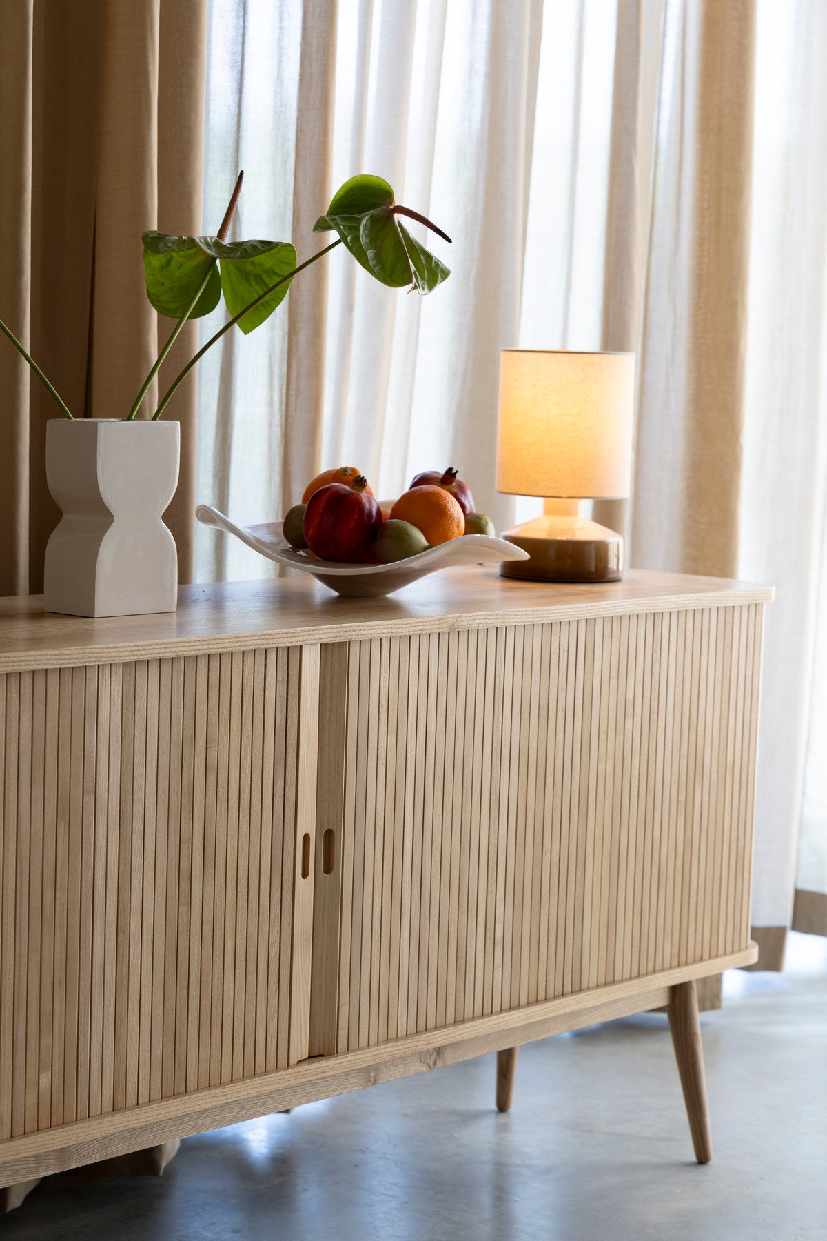 Sideboard Barbier in Natur präsentiert im Onlineshop von KAQTU Design AG. Sideboard ist von Zuiver