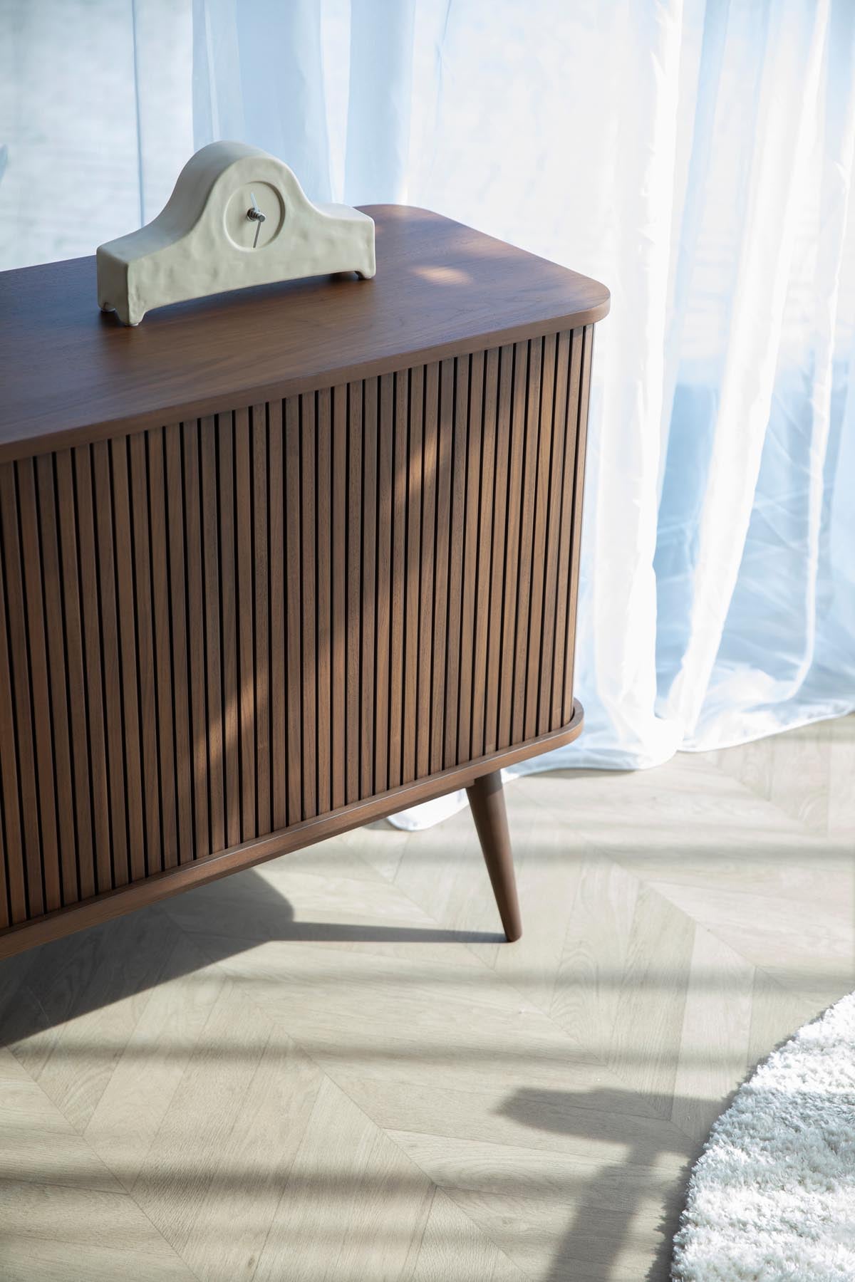 Sideboard Barbier in Braun präsentiert im Onlineshop von KAQTU Design AG. Sideboards ist von Zuiver