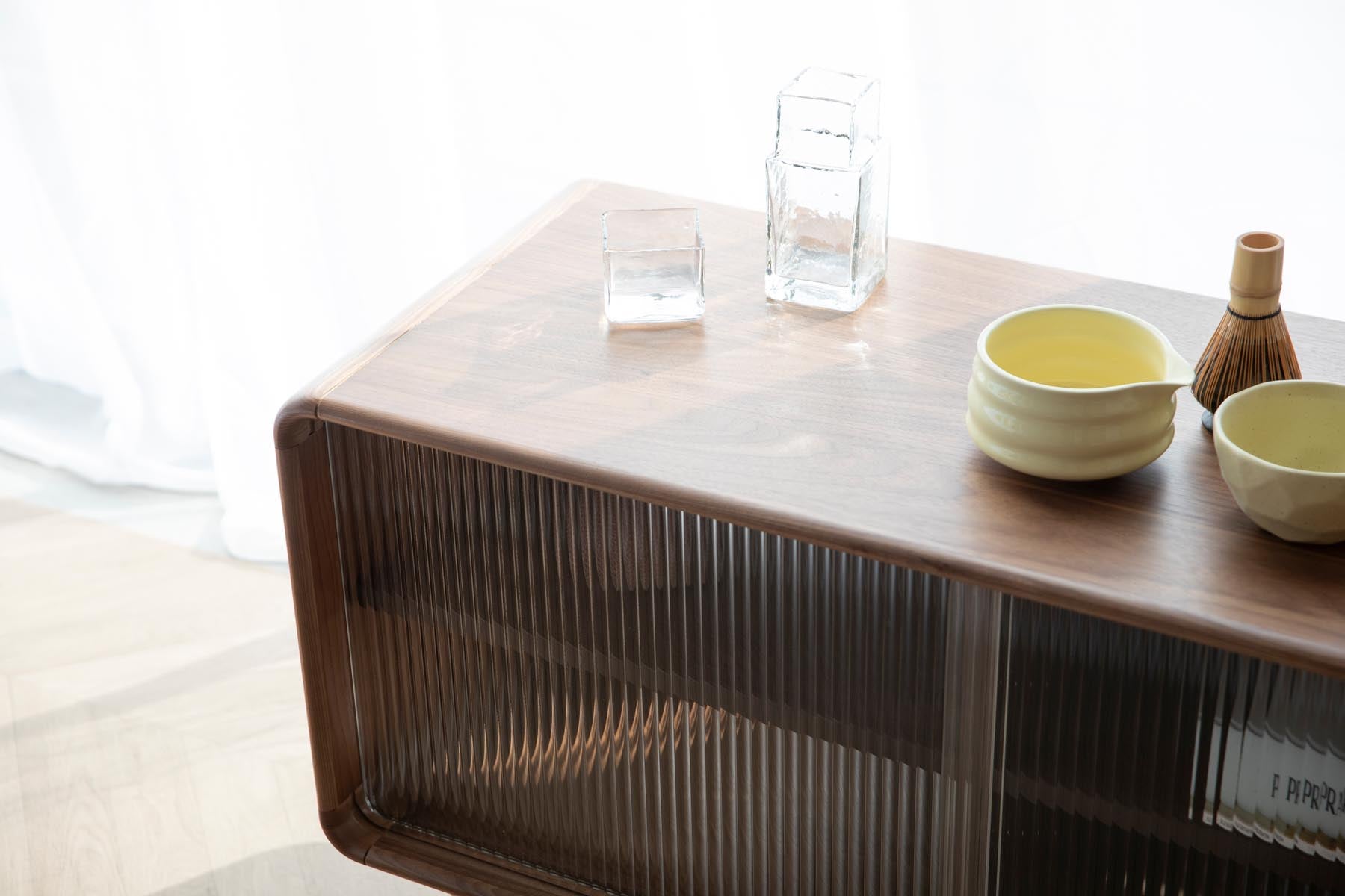 Sideboard Rise in Braun präsentiert im Onlineshop von KAQTU Design AG. Sideboards ist von Zuiver
