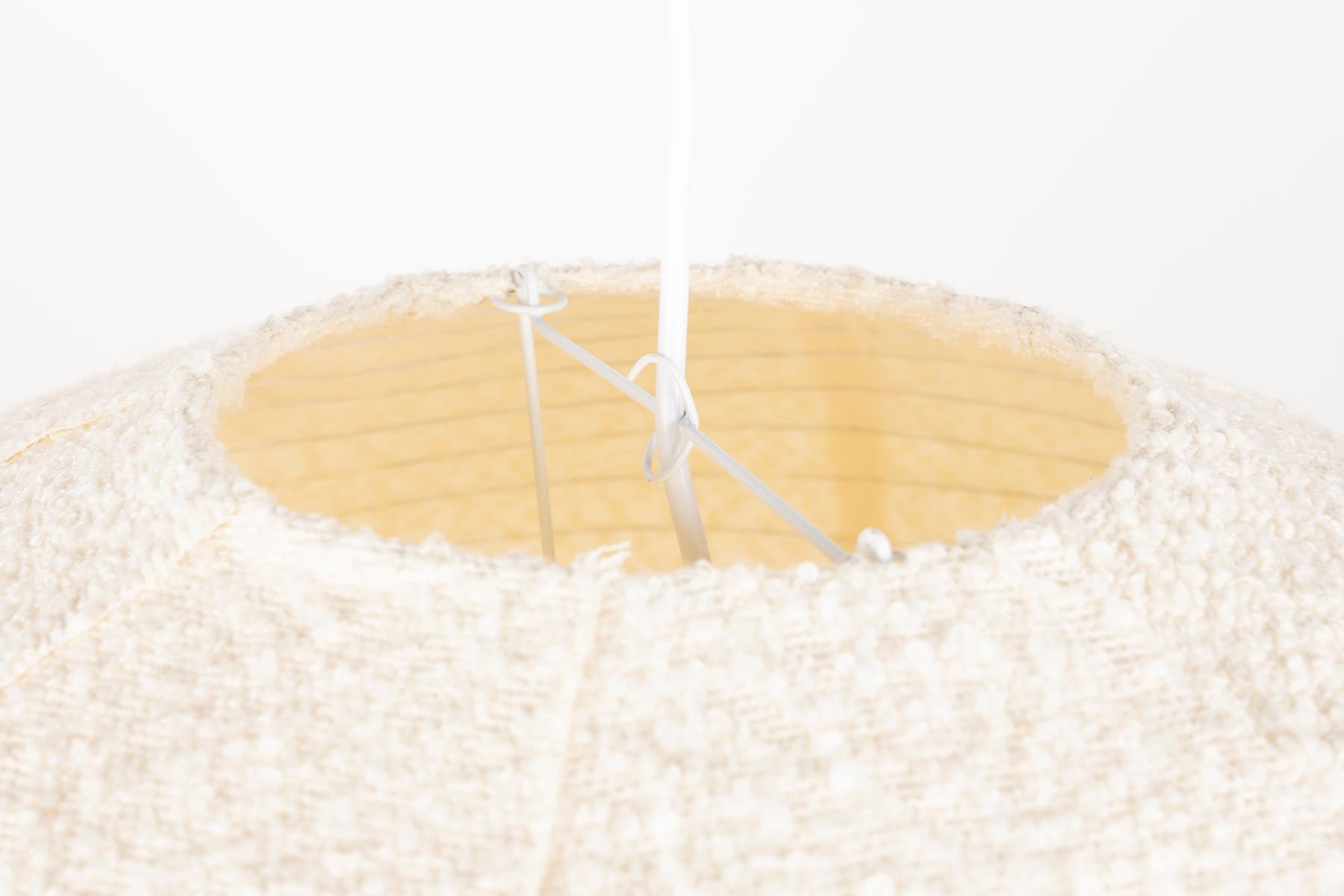 Pendelleuchte Cocoon in Creme präsentiert im Onlineshop von KAQTU Design AG. Pendelleuchte ist von Zuiver