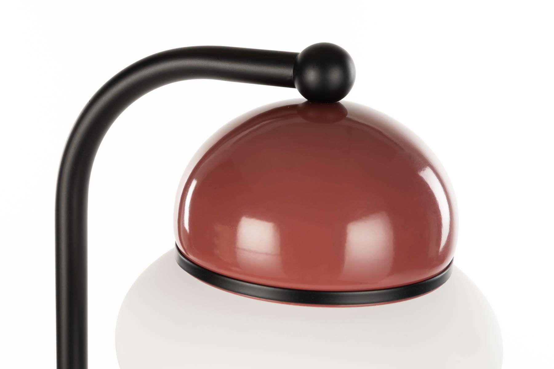 Stehlampe Bumble in Rot präsentiert im Onlineshop von KAQTU Design AG. Stehleuchte ist von Zuiver
