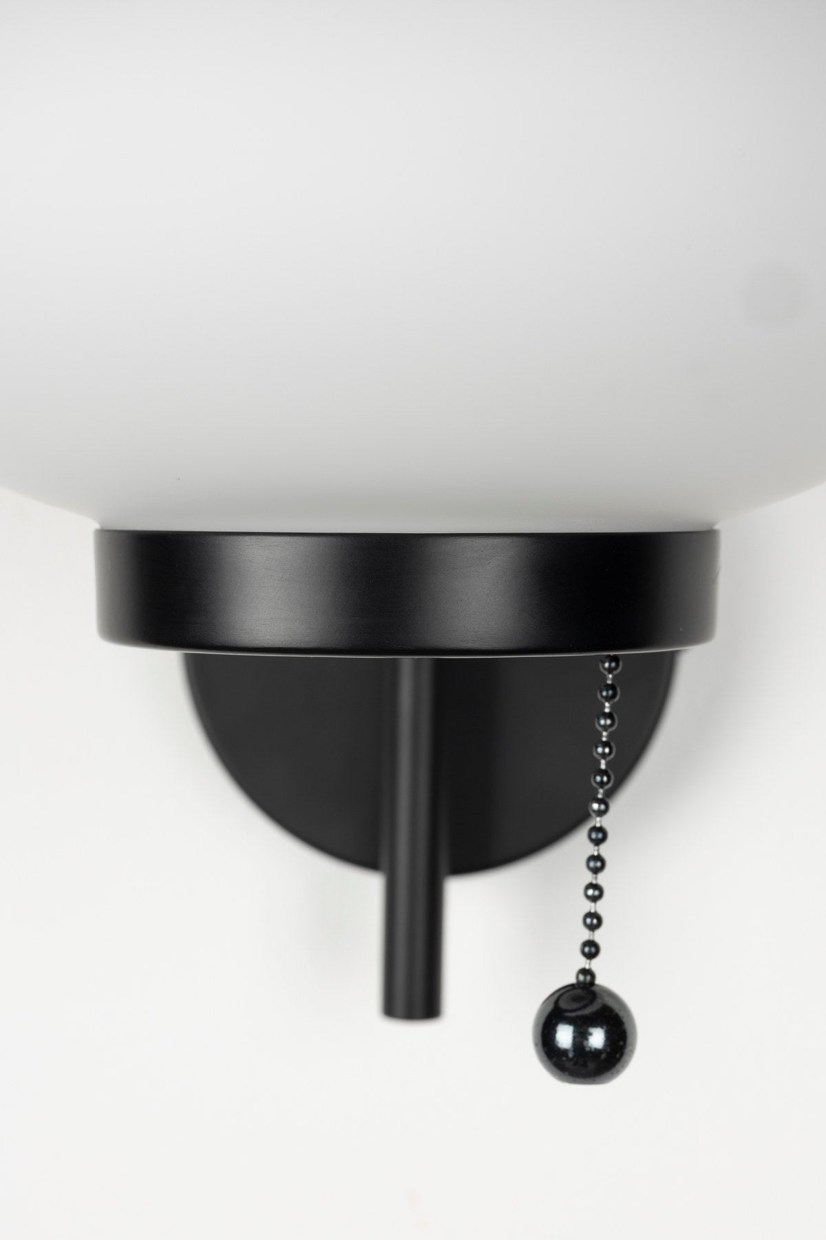 Wandleuchte Bumble in beige präsentiert im Onlineshop von KAQTU Design AG. Wandleuchte ist von Zuiver