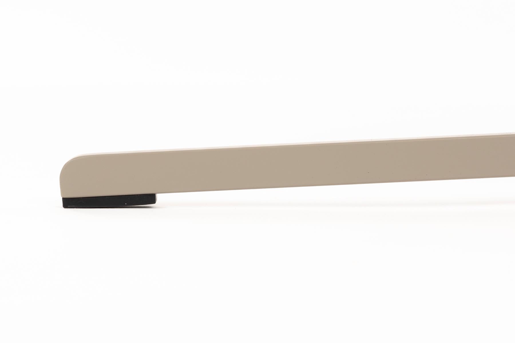 Armlehnstuhl Nikki in Beige präsentiert im Onlineshop von KAQTU Design AG. Stuhl mit Armlehne ist von Zuiver