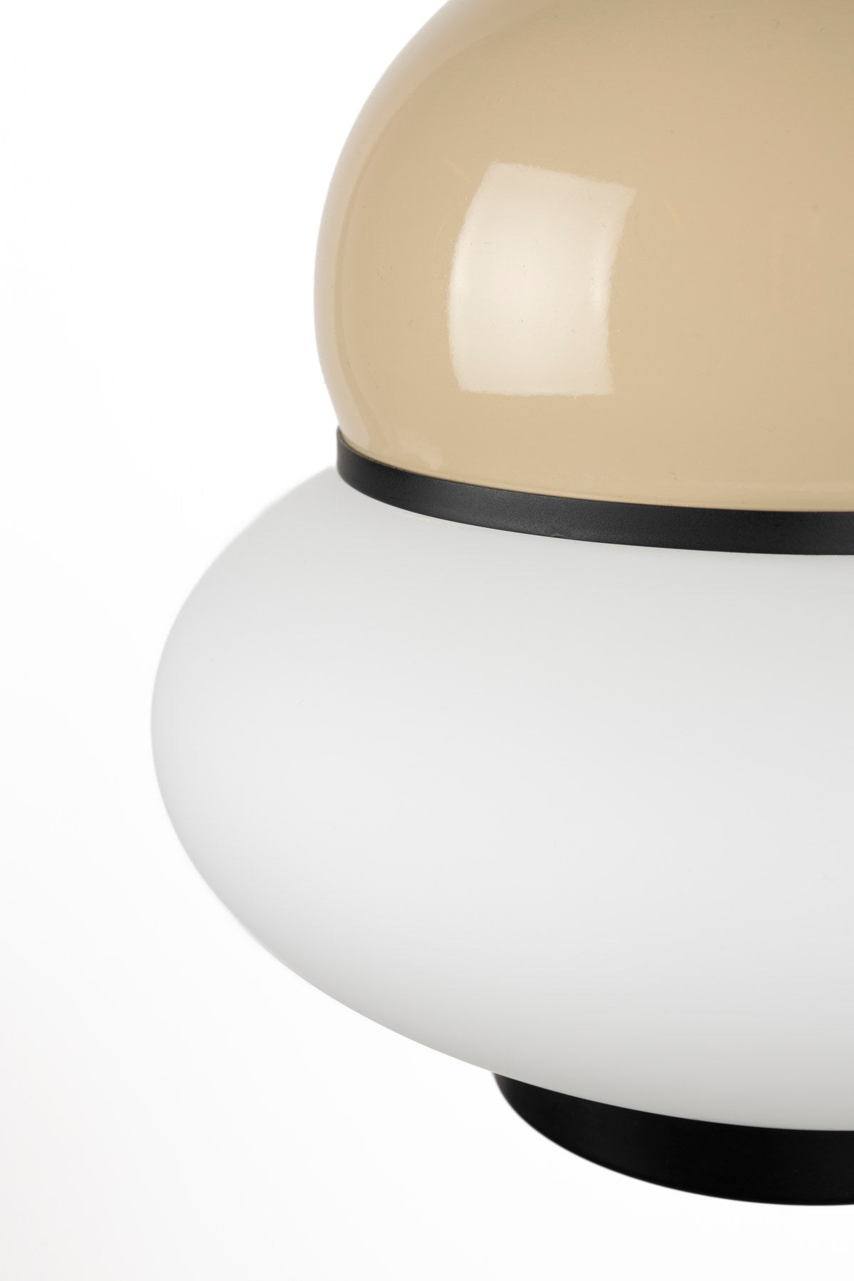 Pendelleuchte Bumble in beige präsentiert im Onlineshop von KAQTU Design AG. Pendelleuchte ist von Zuiver