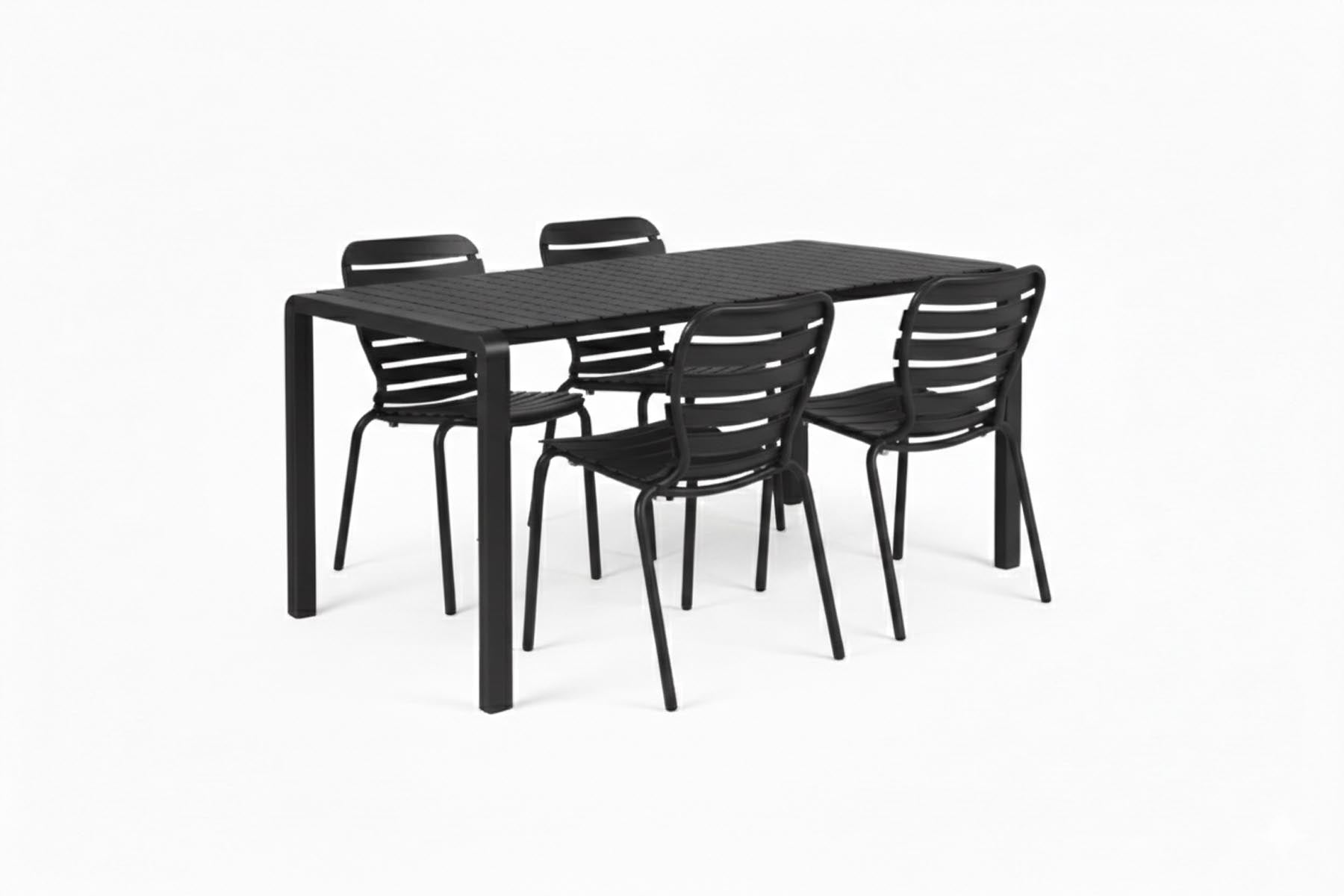 Gartentisch Vondel 168.5 + 4 Stühle Vondel Schwarz in Schwarz präsentiert im Onlineshop von KAQTU Design AG. Gartentischset ist von Zuiver