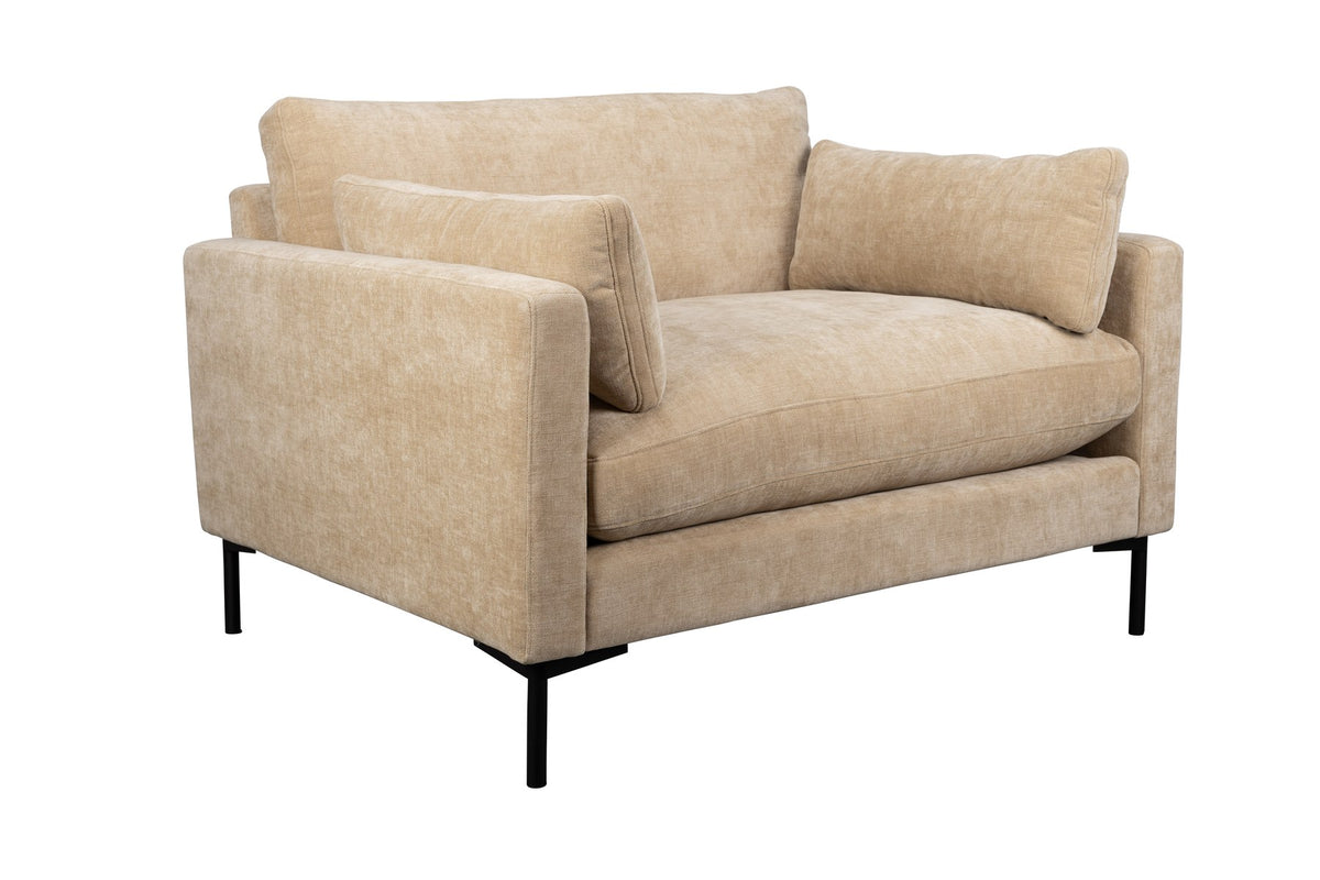 Zweisitzer Sofa Love Seat Summer Sand von Zuiver mit gepolsterter Sitzfläche aus Acetat und Polyester in der Farbe Natur, mit schlanken Beinen.