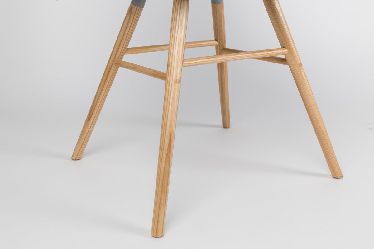 Stuhl Albert Kuip in Taupe präsentiert im Onlineshop von KAQTU Design AG. Stuhl ist von Zuiver