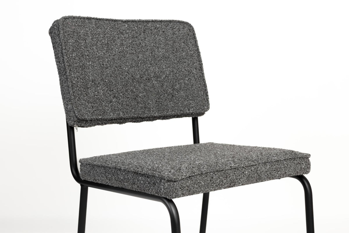 Stuhl Buddy in Schwarz präsentiert im Onlineshop von KAQTU Design AG. Stuhl ist von Zuiver