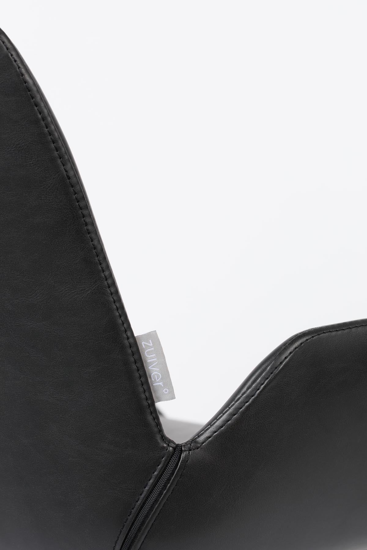 Armlehnstuhl Brit  in Schwarz präsentiert im Onlineshop von KAQTU Design AG. Stuhl mit Armlehne ist von Zuiver