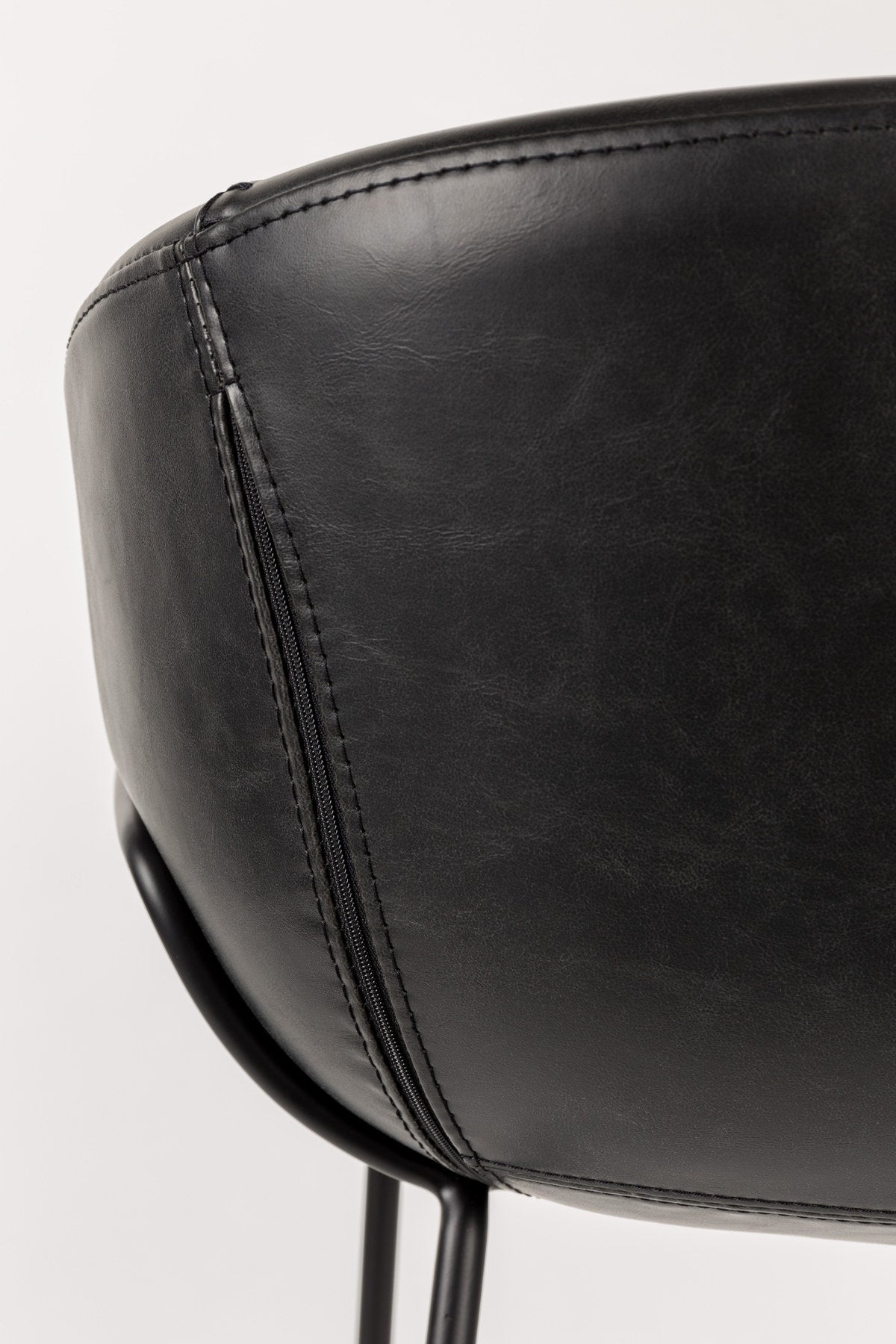 Barstuhl Feston in Schwarz präsentiert im Onlineshop von KAQTU Design AG. Barstuhl ist von Zuiver
