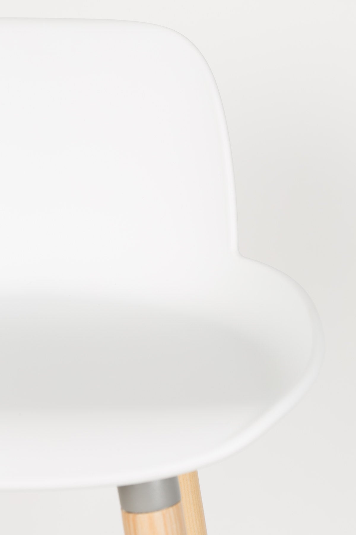 Barstuhl Albert Kuip in Weiss präsentiert im Onlineshop von KAQTU Design AG. Barstuhl ist von Zuiver
