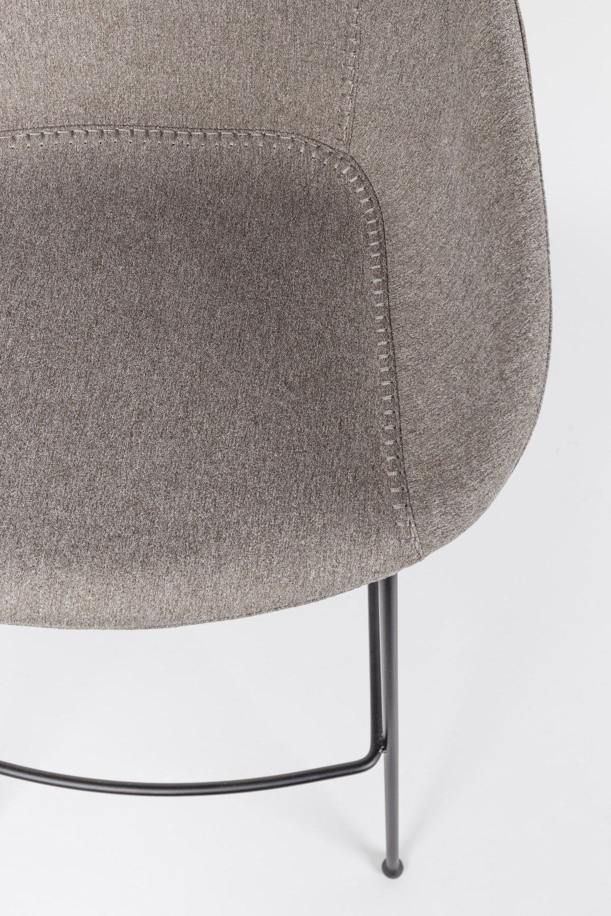Barstuhl Feston in Grau präsentiert im Onlineshop von KAQTU Design AG. Barstuhl ist von Zuiver
