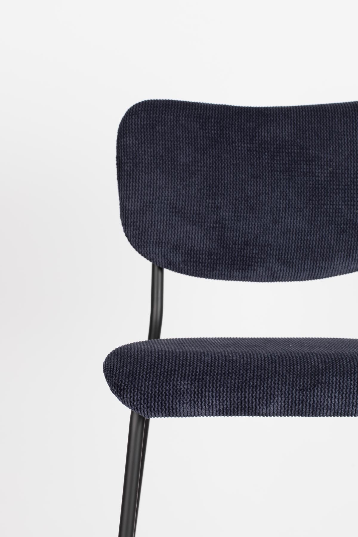 Barstuhl Benson in Dunkelblau präsentiert im Onlineshop von KAQTU Design AG. Barstuhl ist von Zuiver