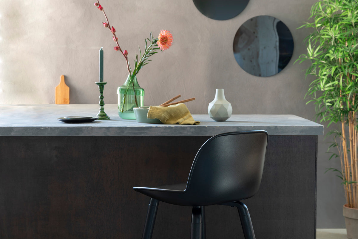 Barstuhl Albert Kuip in Schwarz präsentiert im Onlineshop von KAQTU Design AG. Barstuhl ist von Zuiver