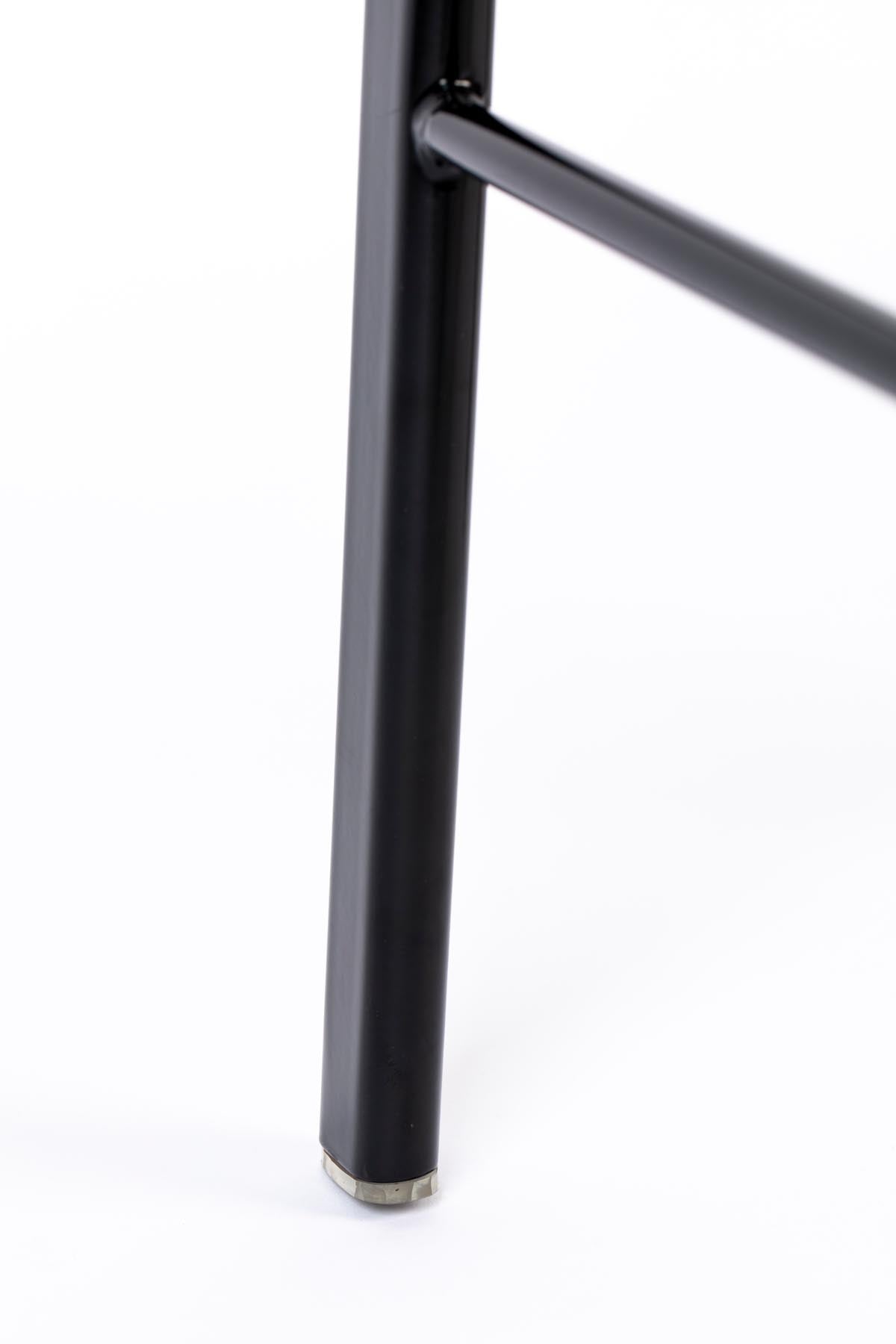 Barstuhl Spike in Grau präsentiert im Onlineshop von KAQTU Design AG. Barstuhl ist von Zuiver