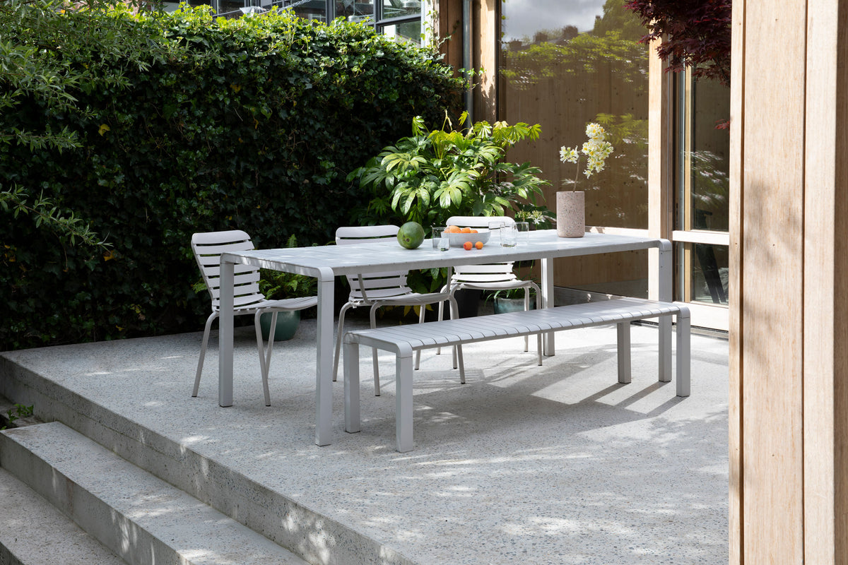 Gartenstuhl Vondel in Clay präsentiert im Onlineshop von KAQTU Design AG. Gartenstuhl ist von Zuiver