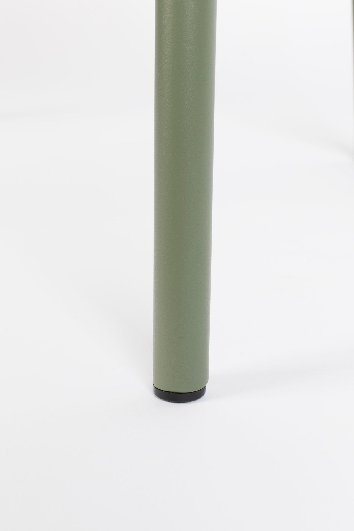 Gartenstuhl mit Armlehne Vondel in Grün präsentiert im Onlineshop von KAQTU Design AG. Gartenstuhl mit Armlehnen ist von Zuiver