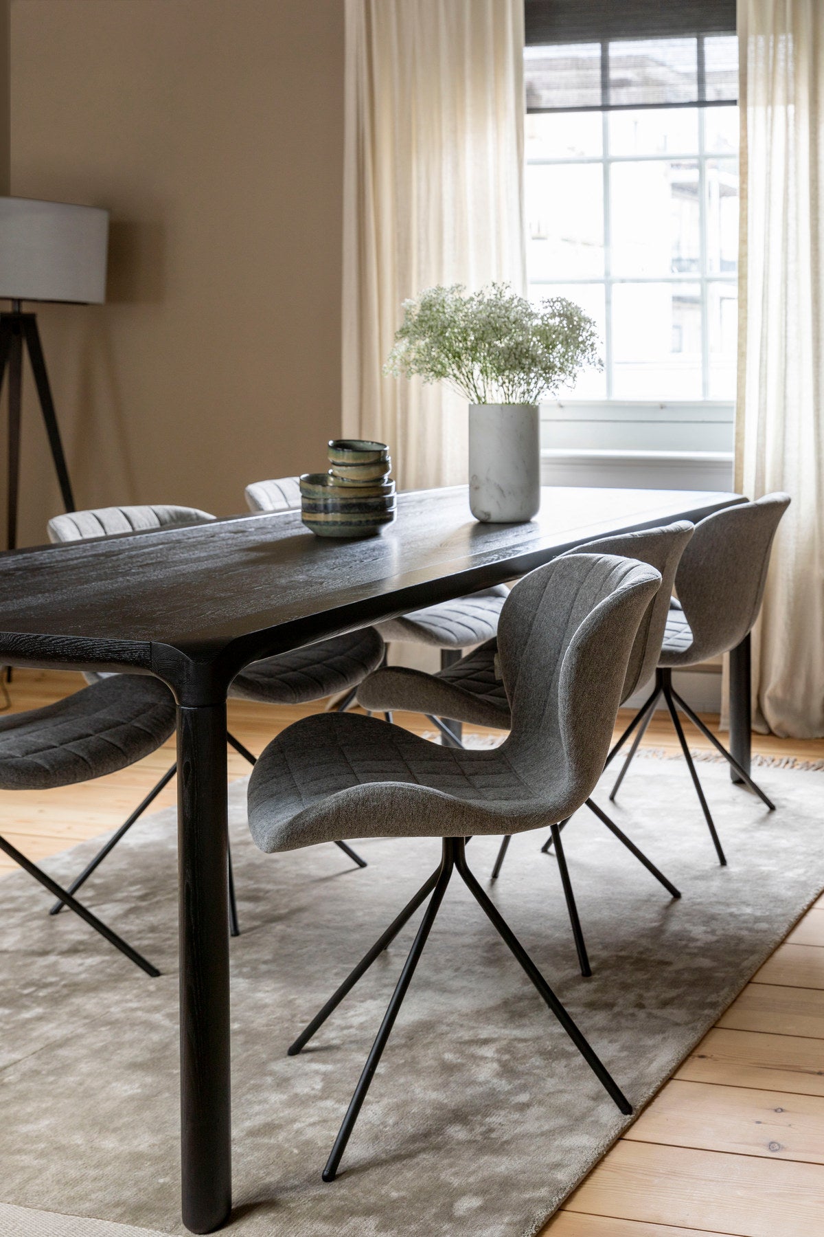 Tisch Storm in Schwarz präsentiert im Onlineshop von KAQTU Design AG. Esstisch ist von Zuiver