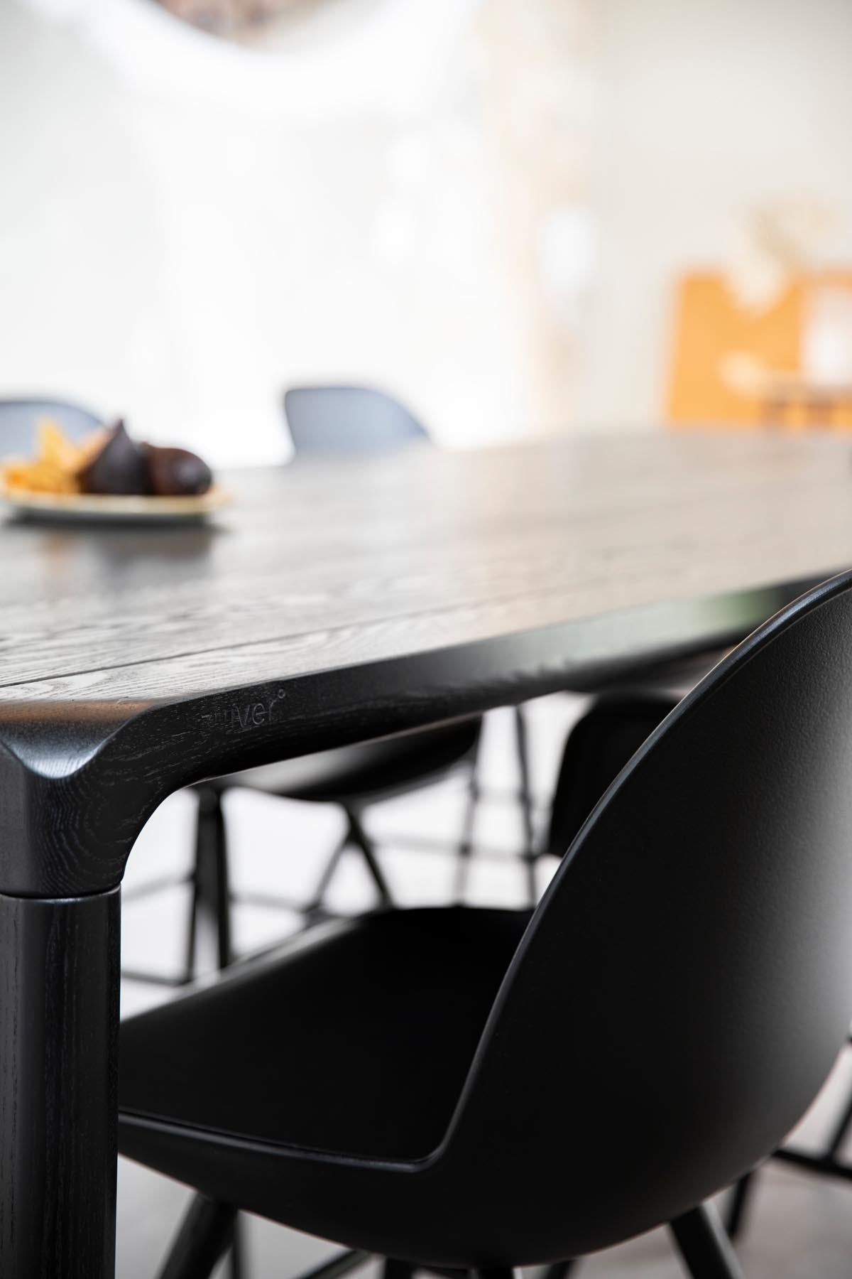 Tisch Storm in Schwarz präsentiert im Onlineshop von KAQTU Design AG. Esstisch ist von Zuiver