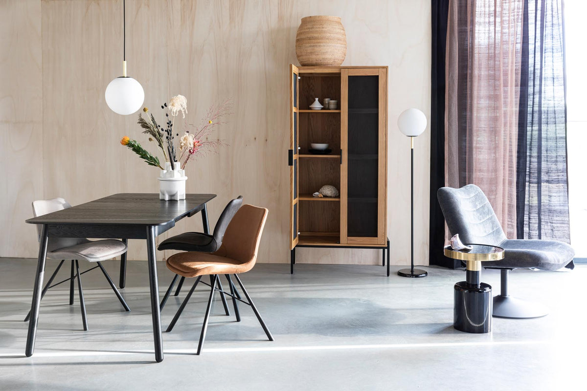 Tisch Glimps in Schwarz präsentiert im Onlineshop von KAQTU Design AG. Esstisch ist von Zuiver