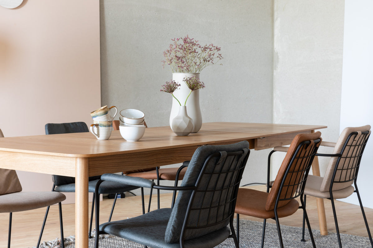 Tisch Glimps in Natur präsentiert im Onlineshop von KAQTU Design AG. Esstisch ist von Zuiver