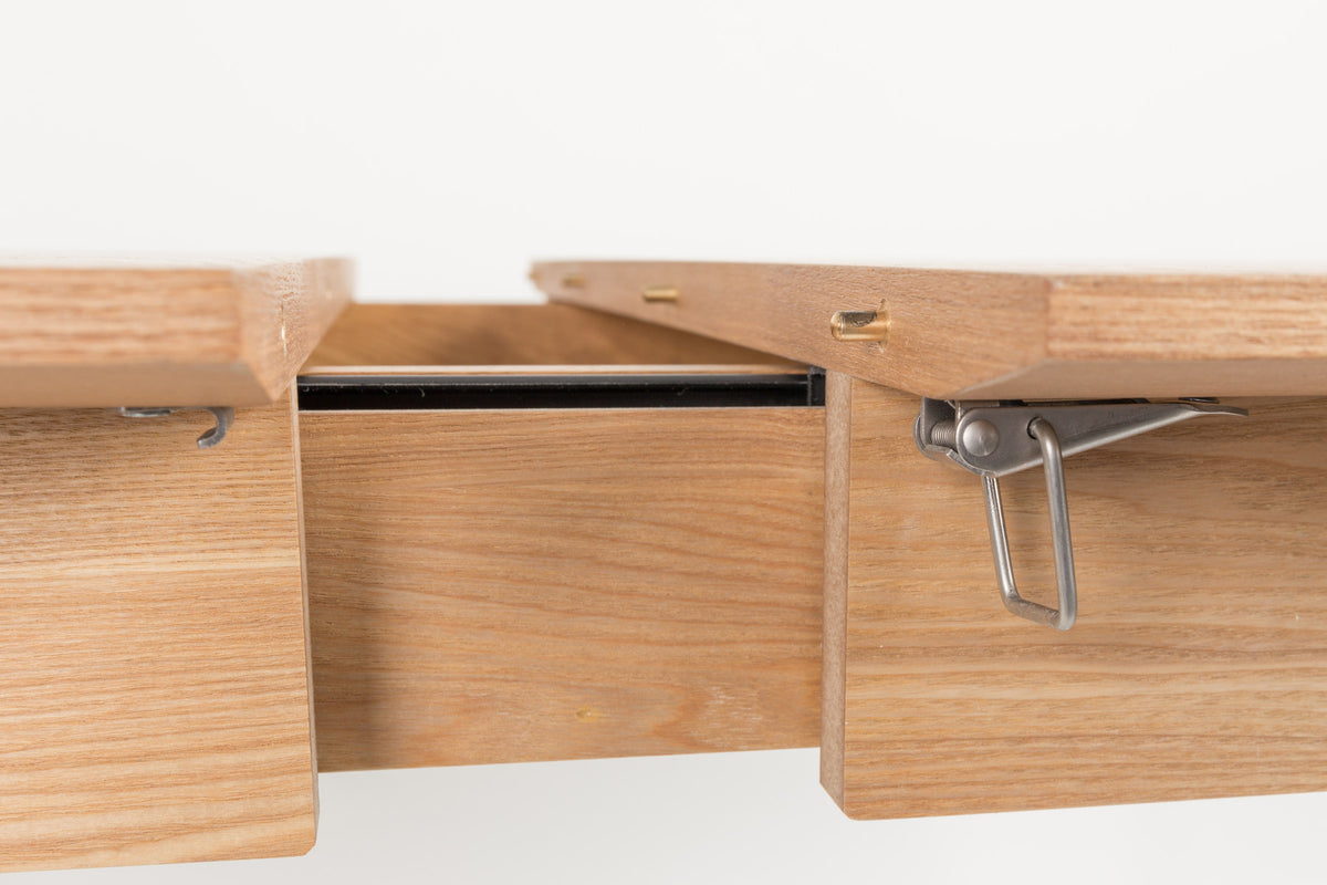 Tisch Glimps in Natur präsentiert im Onlineshop von KAQTU Design AG. Esstisch ist von Zuiver
