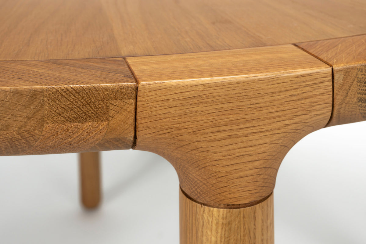 Tisch Storm in Natur präsentiert im Onlineshop von KAQTU Design AG. Esstisch ist von Zuiver