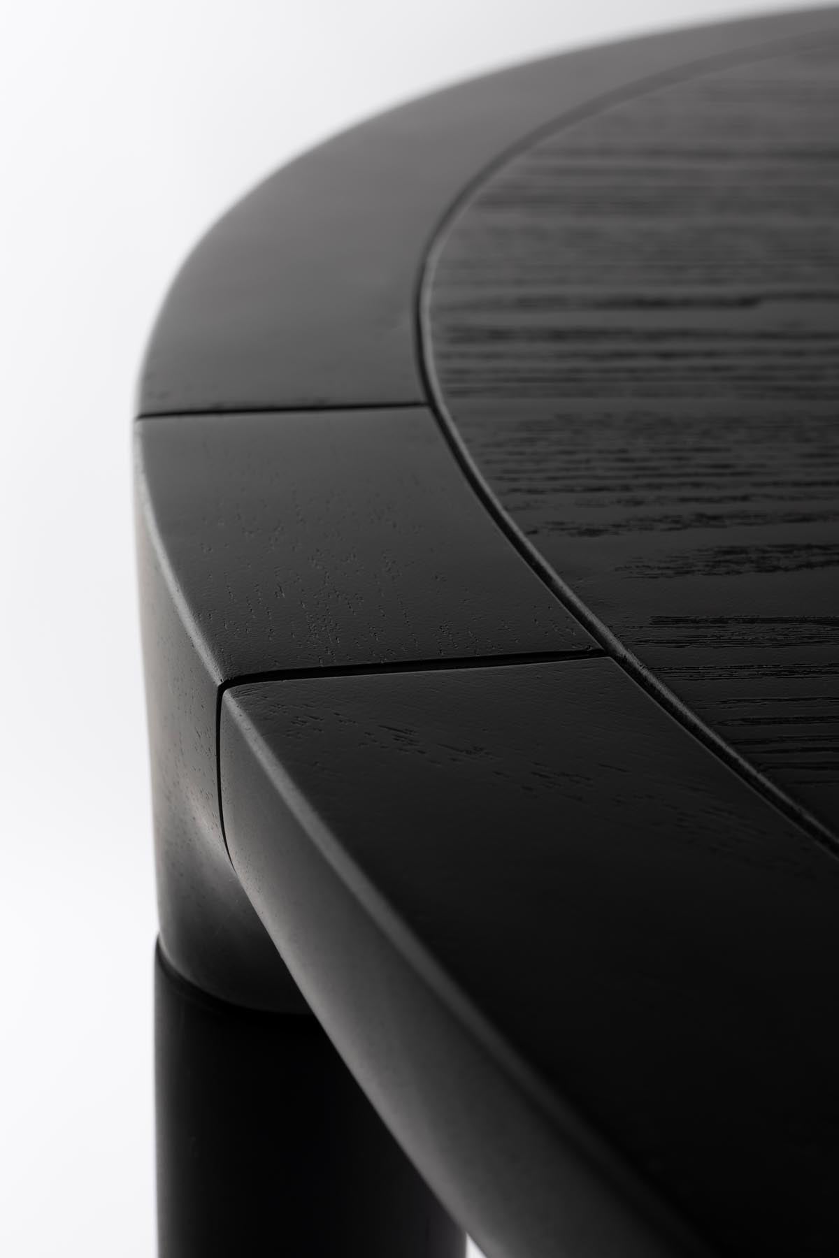 Tisch Storm in Schwarz präsentiert im Onlineshop von KAQTU Design AG. Esstisch ist von Zuiver