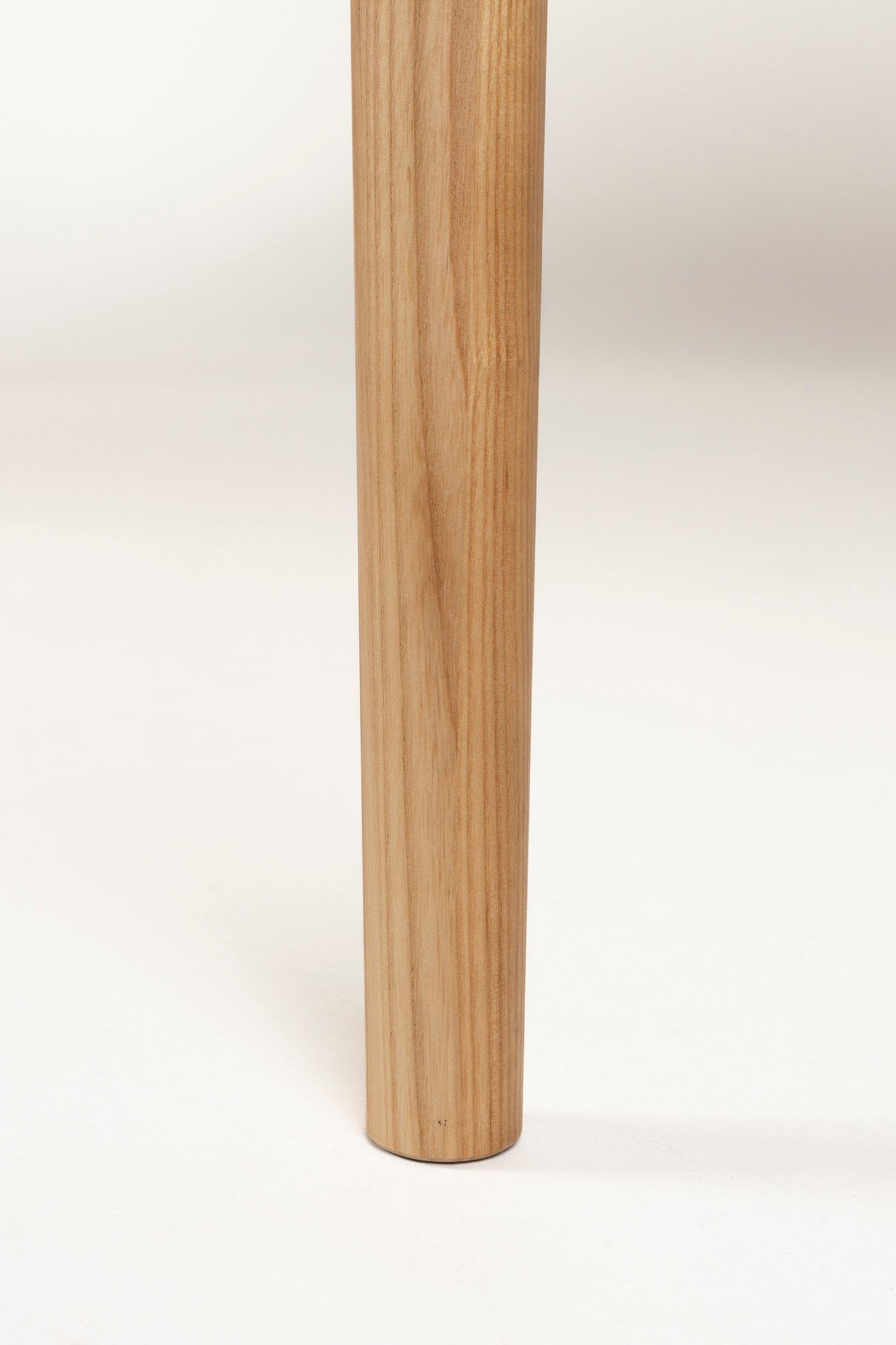 Twist Tisch Eiche 180/240x90 in beige präsentiert im Onlineshop von KAQTU Design AG. Esstisch ist von Zuiver