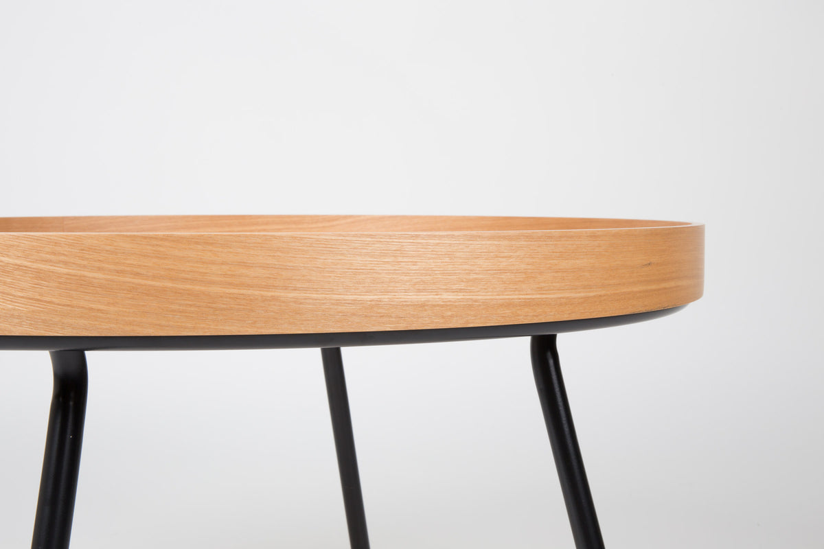 Beistelltisch Oak Tray in Braun präsentiert im Onlineshop von KAQTU Design AG. Couchtisch ist von Zuiver