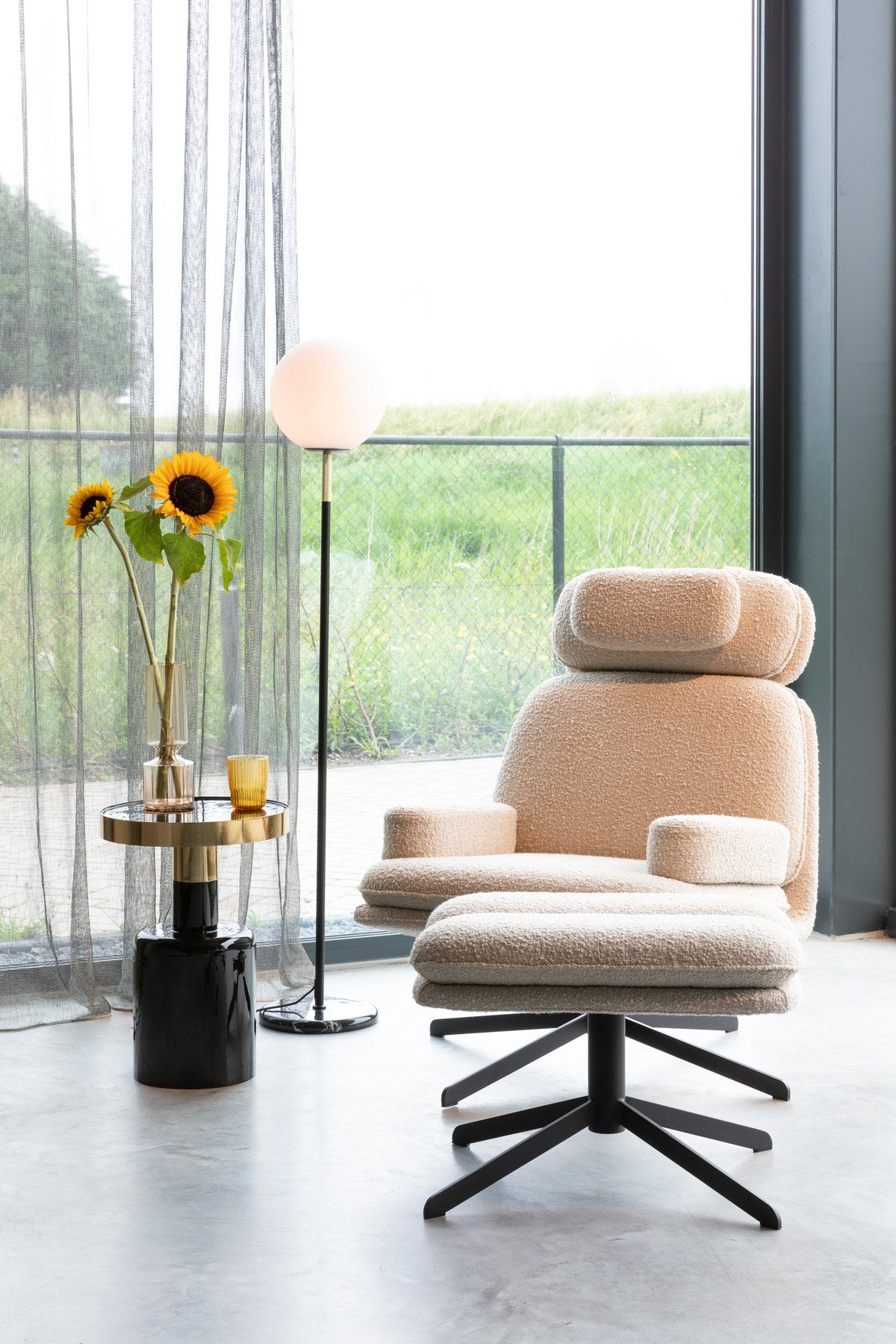Beistelltisch Glam in Schwarz präsentiert im Onlineshop von KAQTU Design AG. Couchtisch ist von Zuiver