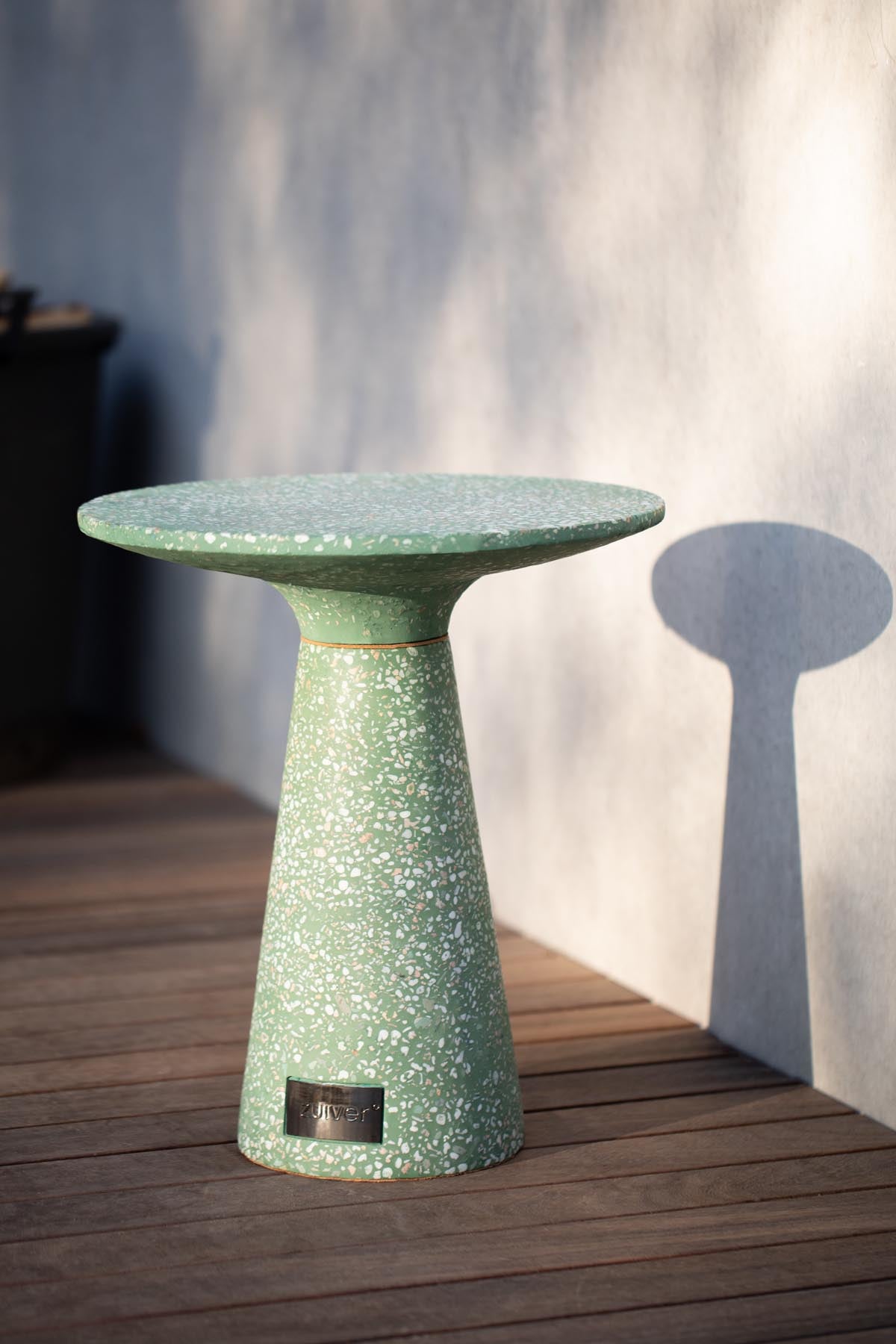 Beistelltisch Victoria in Grün präsentiert im Onlineshop von KAQTU Design AG. Beistelltisch ist von Zuiver