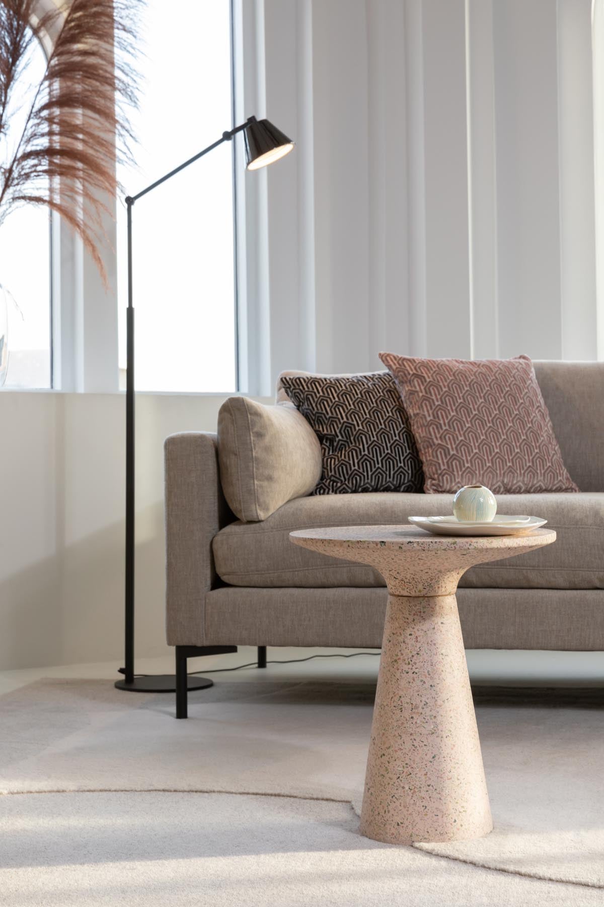 Beistelltisch Victoria in Pink präsentiert im Onlineshop von KAQTU Design AG. Beistelltisch ist von Zuiver