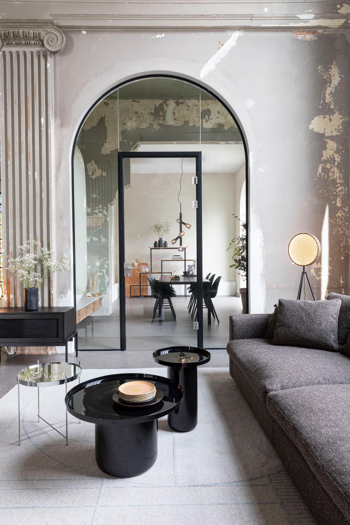Beistelltisch Shiny in Bomb präsentiert im Onlineshop von KAQTU Design AG. Couchtisch ist von Zuiver