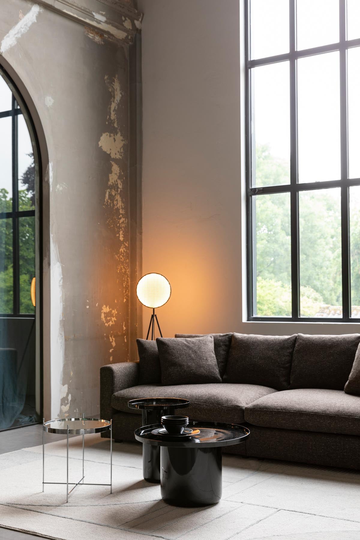 Beistelltisch Shiny in Bomb präsentiert im Onlineshop von KAQTU Design AG. Couchtisch ist von Zuiver