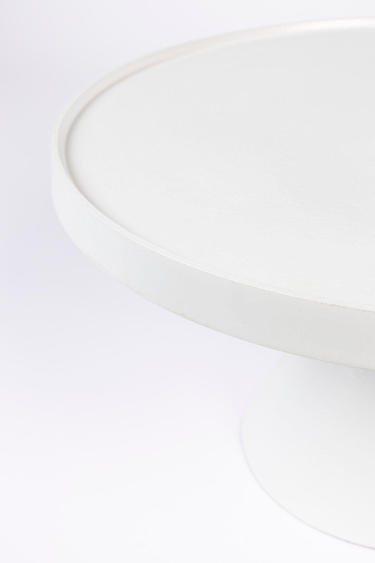 Beistelltisch Floss in Weiss präsentiert im Onlineshop von KAQTU Design AG. Beistelltisch ist von Zuiver