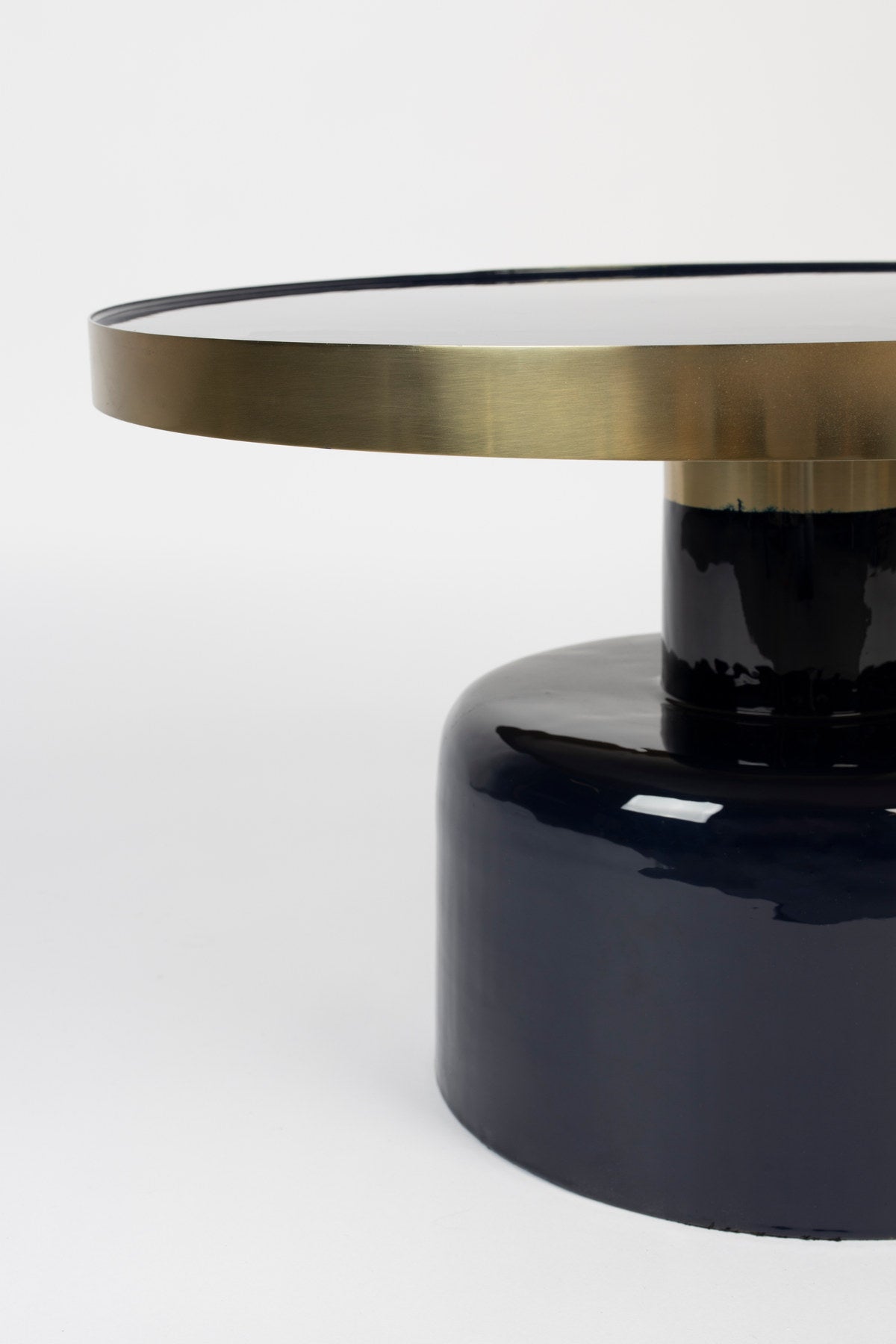 Beistelltisch Glam in Blau präsentiert im Onlineshop von KAQTU Design AG. Couchtisch ist von Zuiver