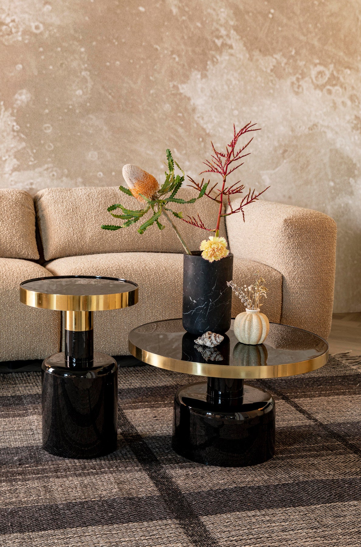 Beistelltisch Glam in Schwarz präsentiert im Onlineshop von KAQTU Design AG. Couchtisch ist von Zuiver
