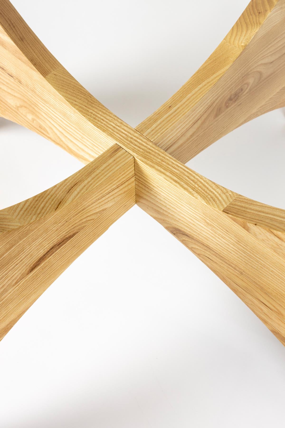 Kaffeetisch KOBE in Natur präsentiert im Onlineshop von KAQTU Design AG. Couchtisch ist von Zuiver