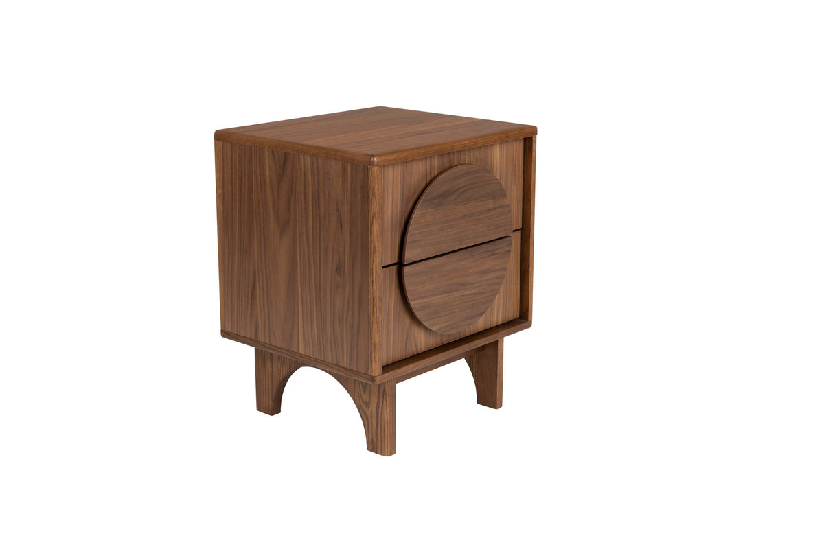 Beistelltisch / Bedstand Groove in Walnut präsentiert im Onlineshop von KAQTU Design AG. Beistelltisch ist von Zuiver