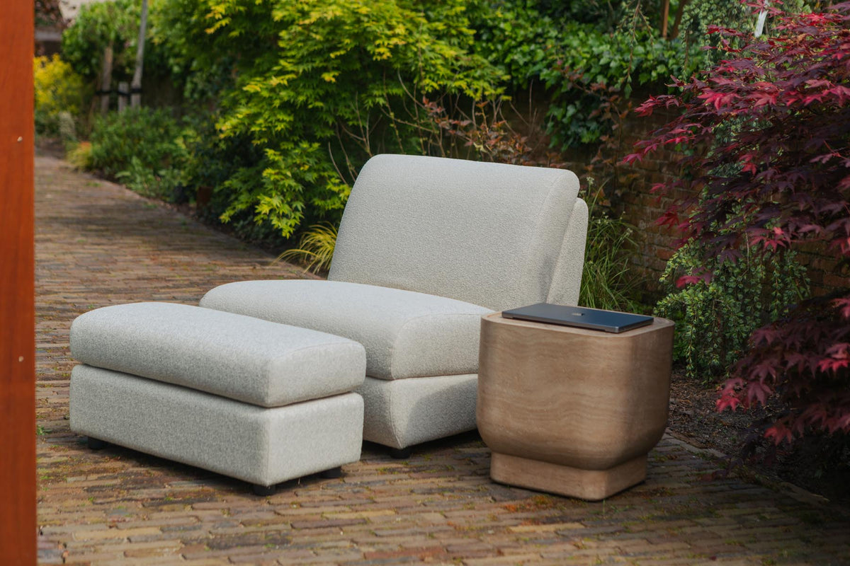 Edler Beistelltisch Oval in beige präsentiert im Onlineshop von KAQTU Design AG. Beistelltisch ist von Zuiver