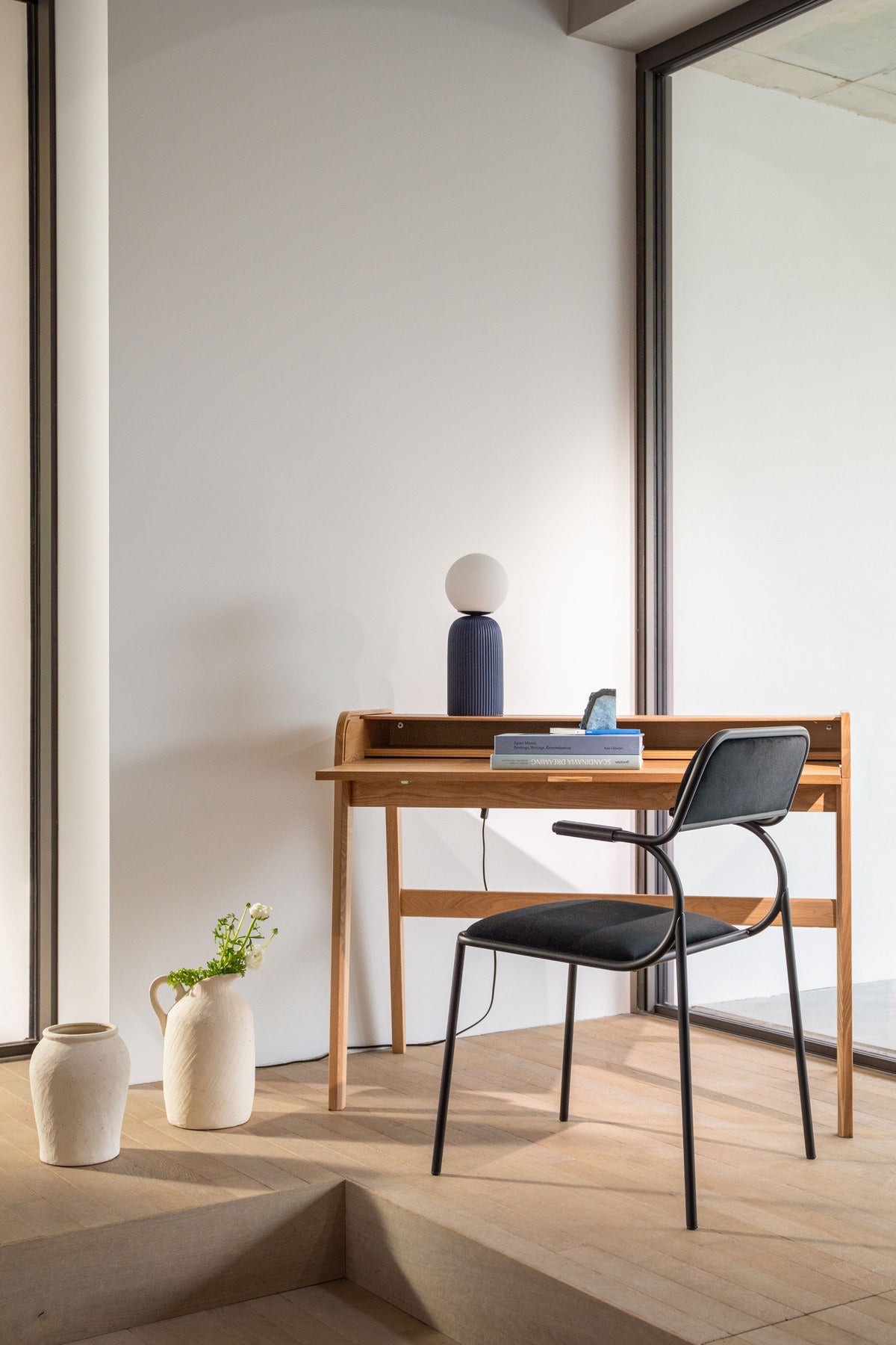 Bürotisch Barbier in Natur präsentiert im Onlineshop von KAQTU Design AG. Schreibtisch ist von Zuiver