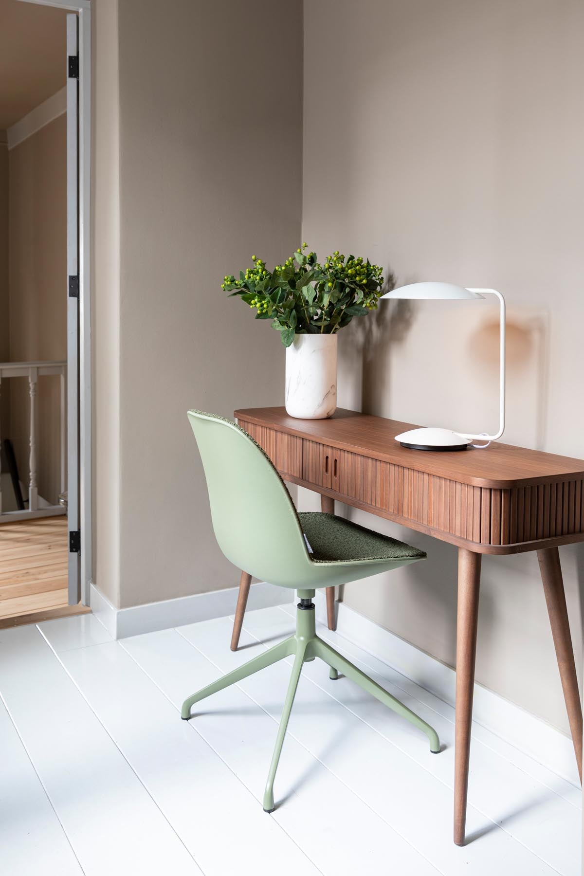 Konsolentisch Barbier in Walnuss präsentiert im Onlineshop von KAQTU Design AG. Konsolentisch ist von Zuiver