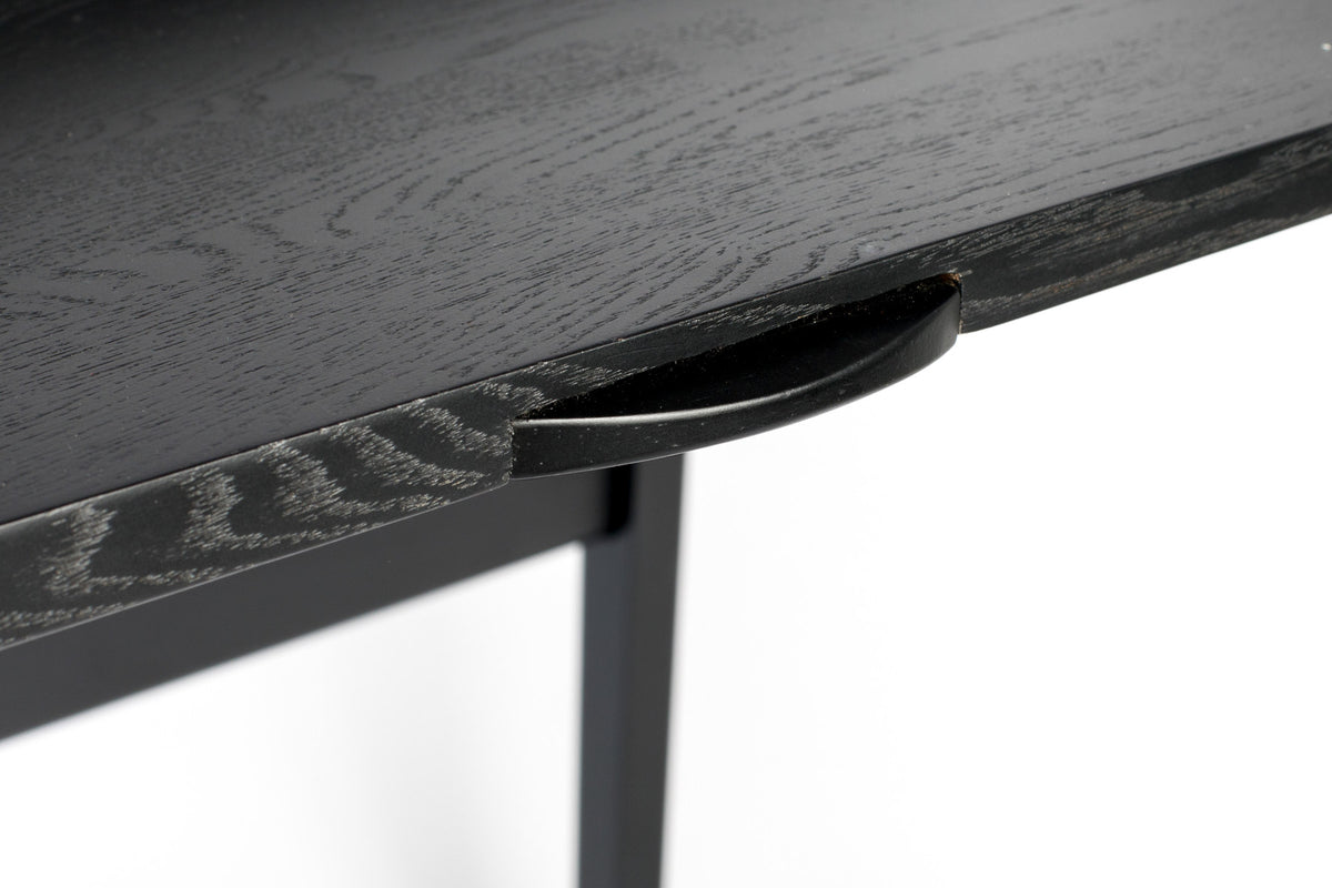Bürotisch Barbier in Schwarz präsentiert im Onlineshop von KAQTU Design AG. Schreibtisch ist von Zuiver