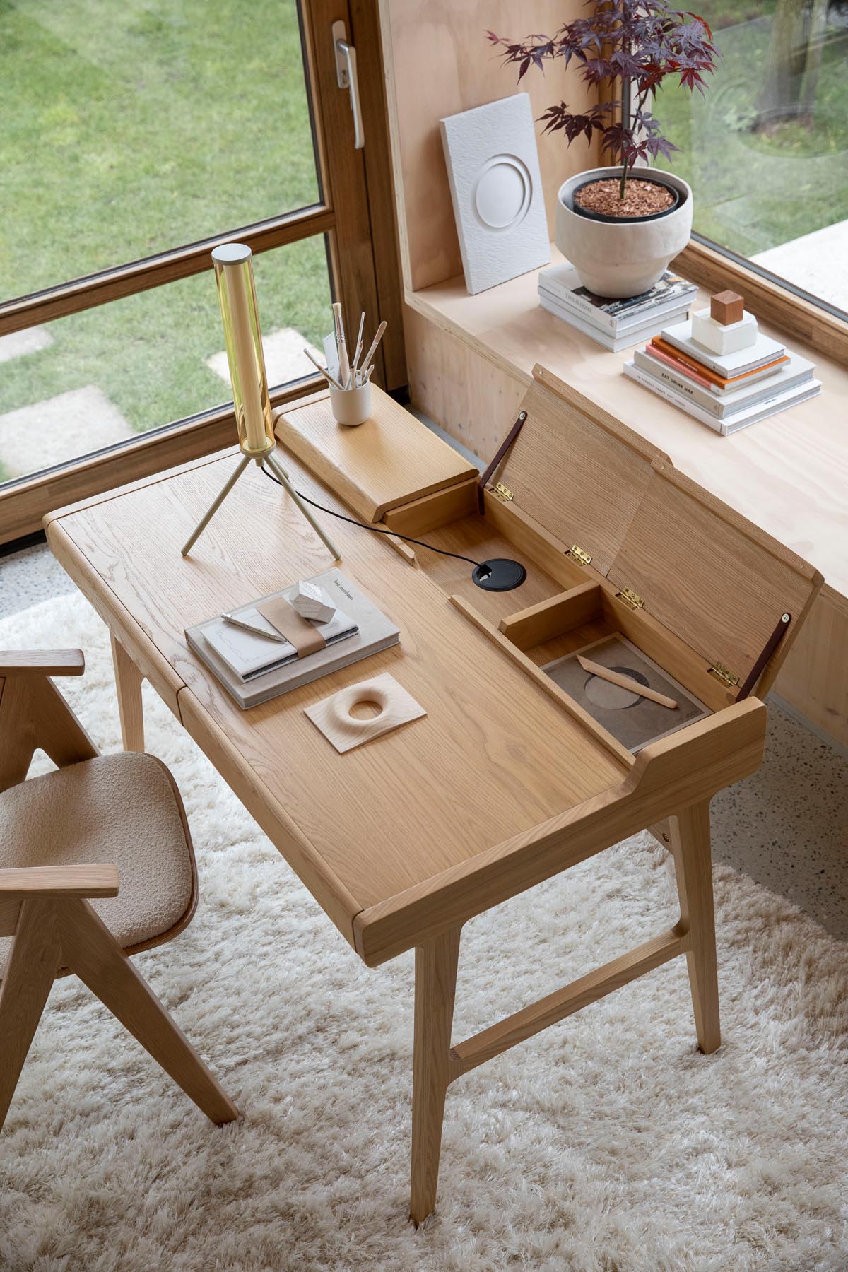Schreibtisch Kaat in Natur präsentiert im Onlineshop von KAQTU Design AG. Schreibtisch ist von Zuiver
