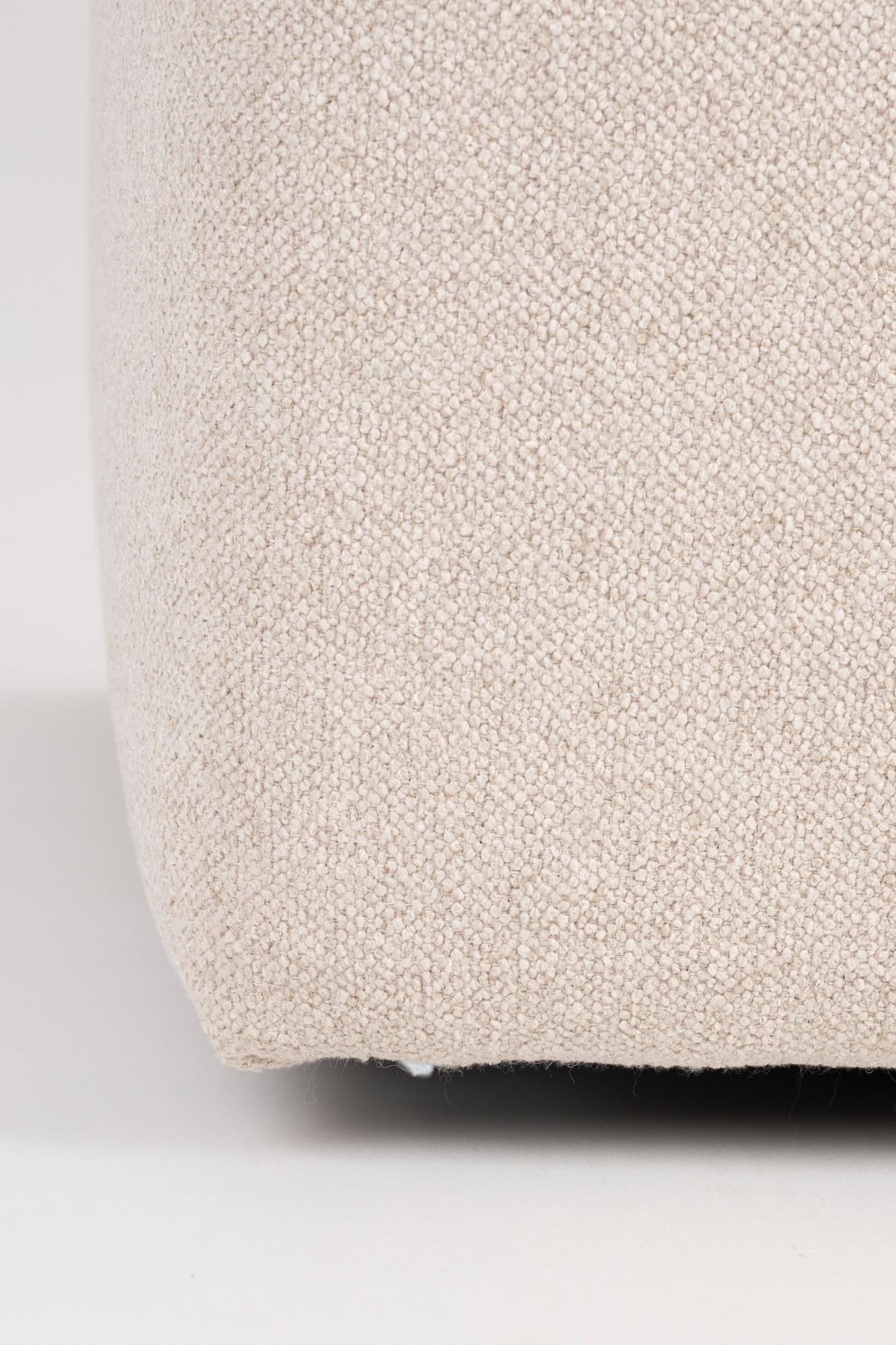 Das Sofa-Element Prosper Seat Right von Zuiver kombiniert modernes Design mit Komfort und ist ideal für stilvolle Wohnräume.